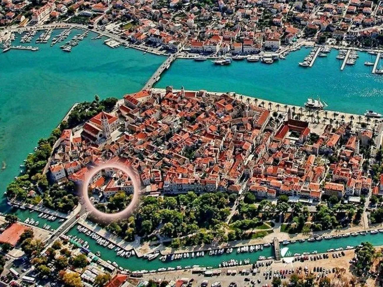 Bird's eye view in Palace Derossi