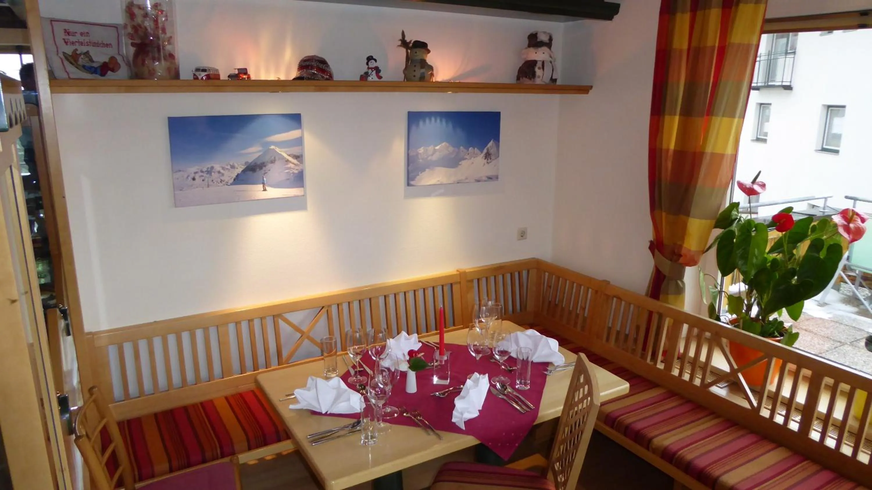 Restaurant/places to eat in Hotel Mosermandl