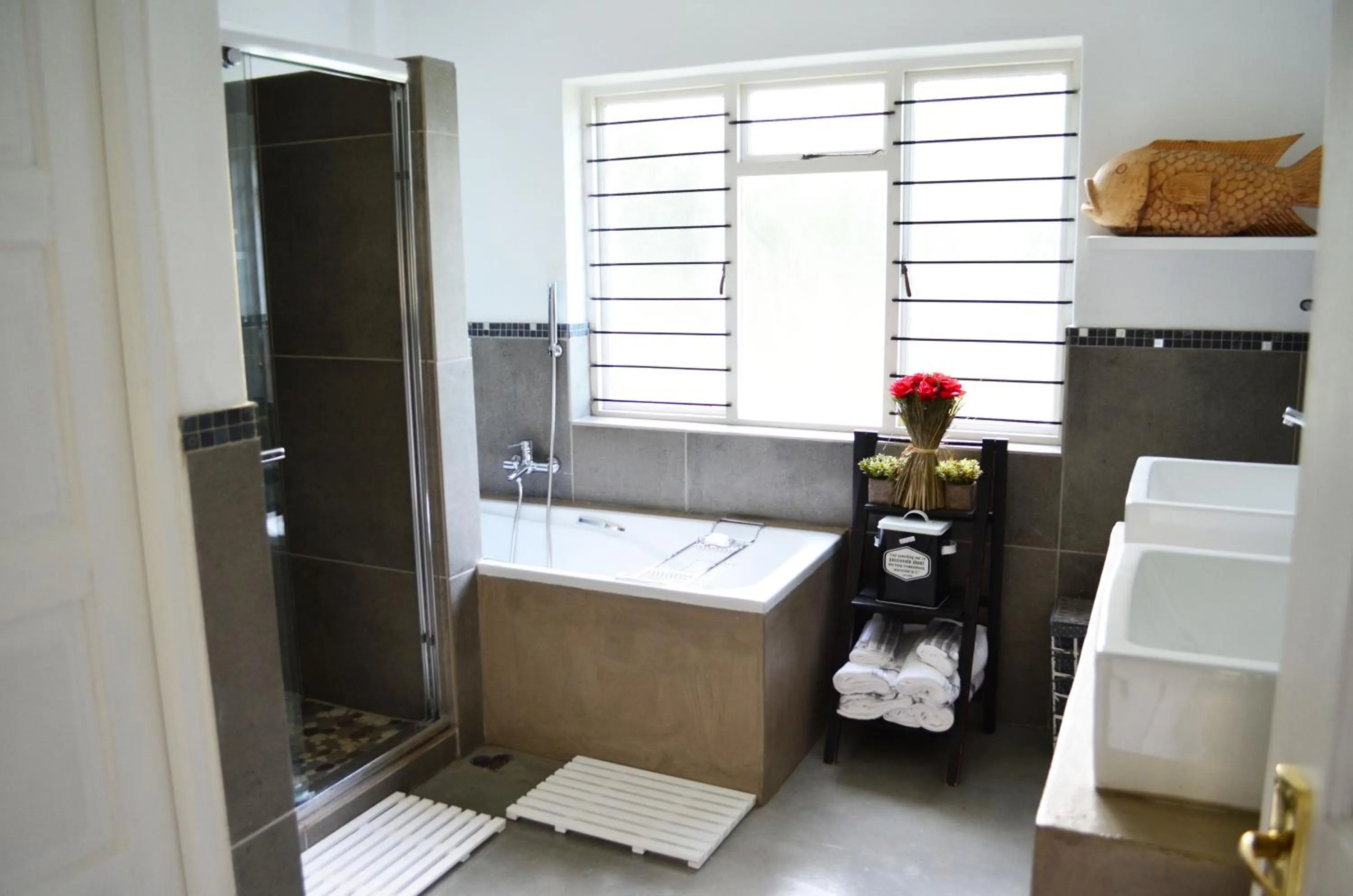 Shower in Zonnevanger Guesthouse