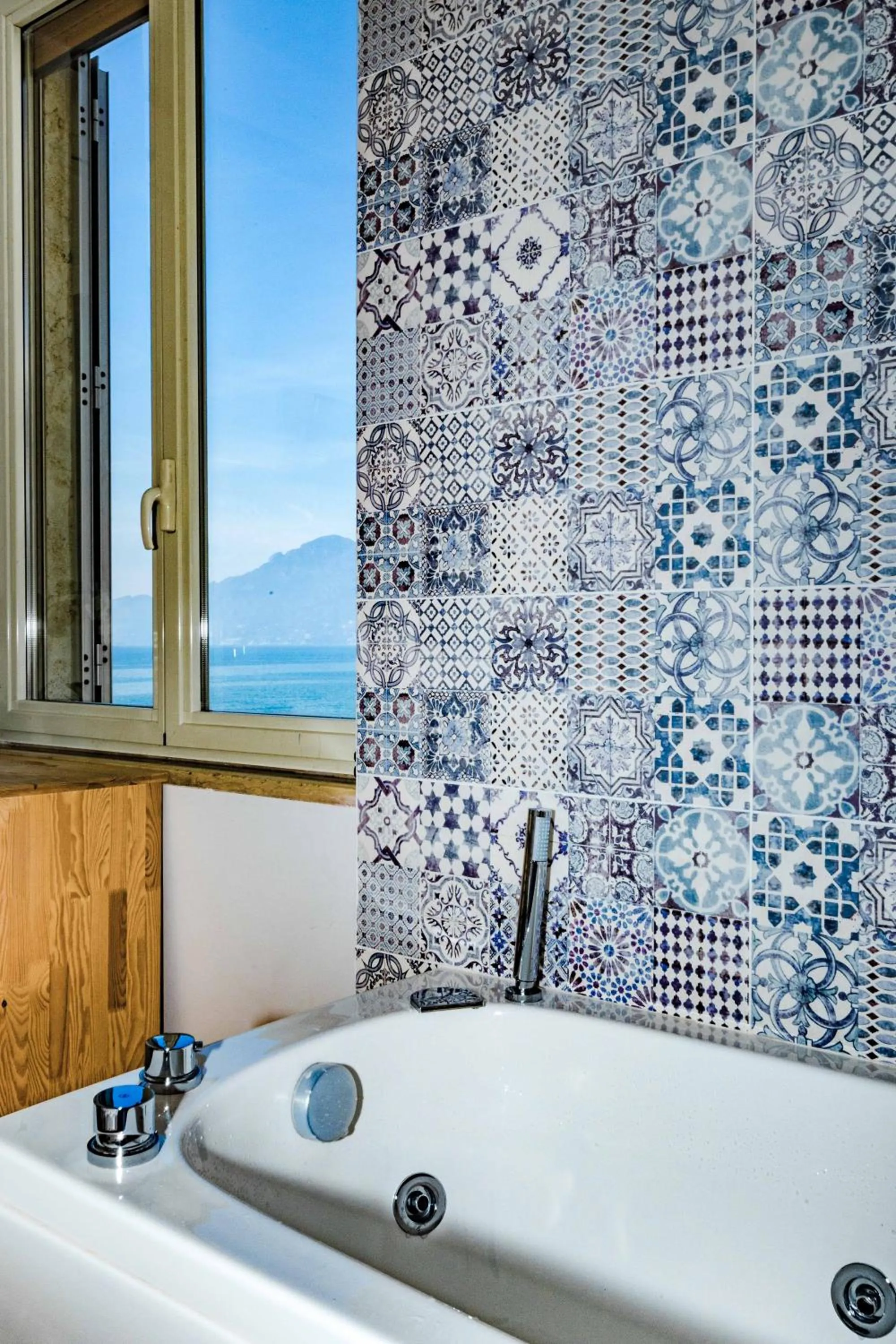 Decorative detail in On the beach Sea-view&Kitchen In Room