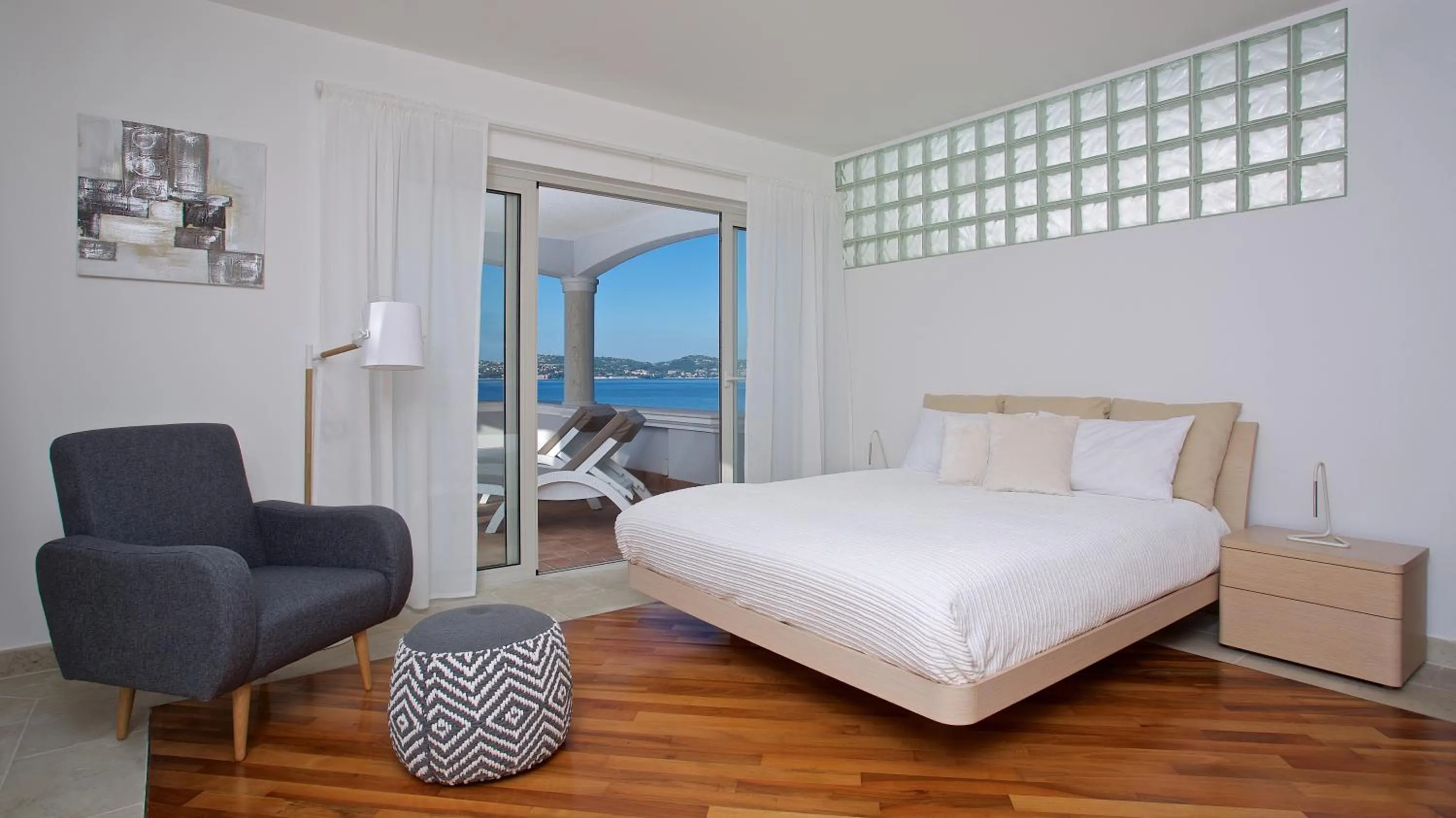 Patio, Bed in Villa Sarah