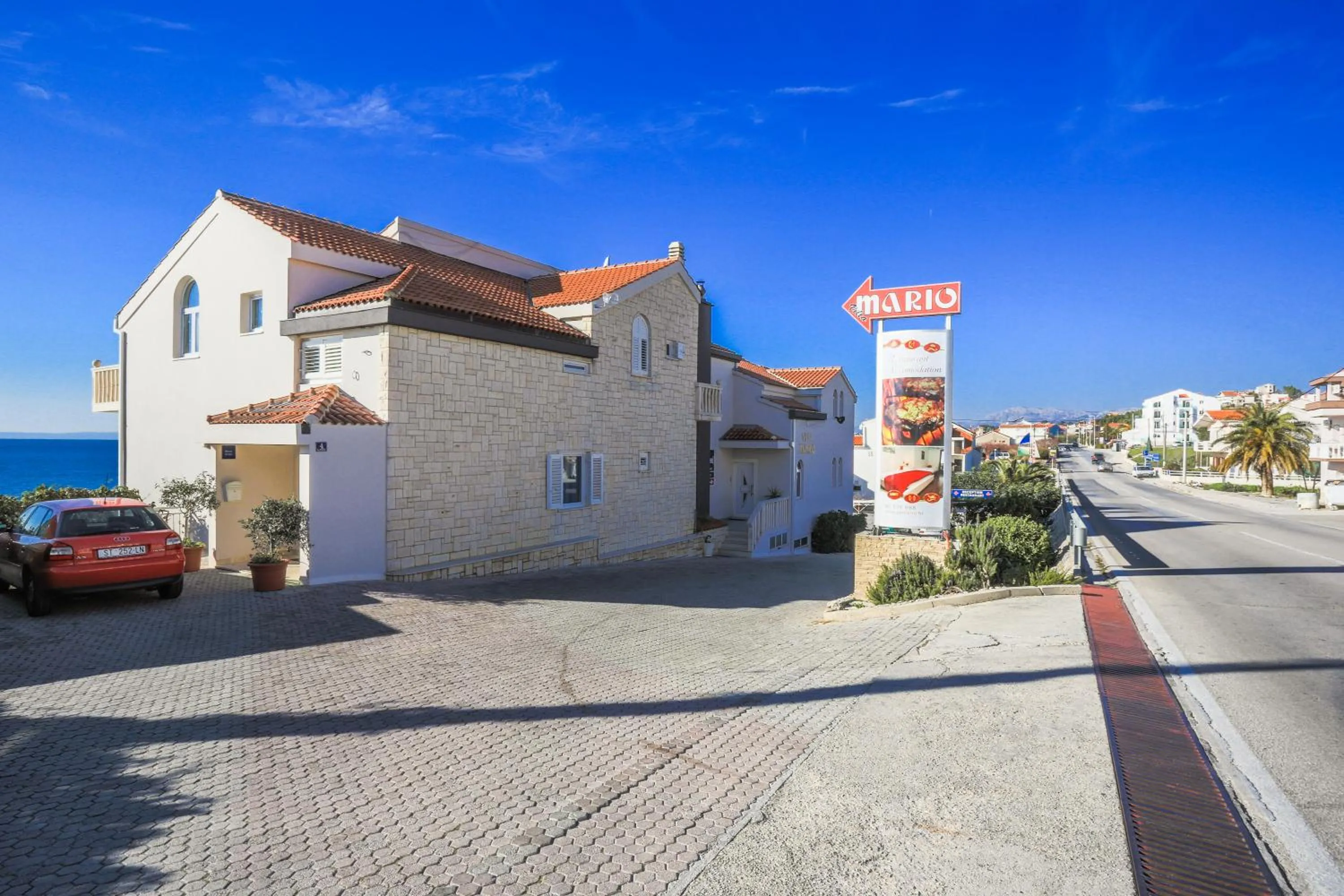 Property building in Villa Mario