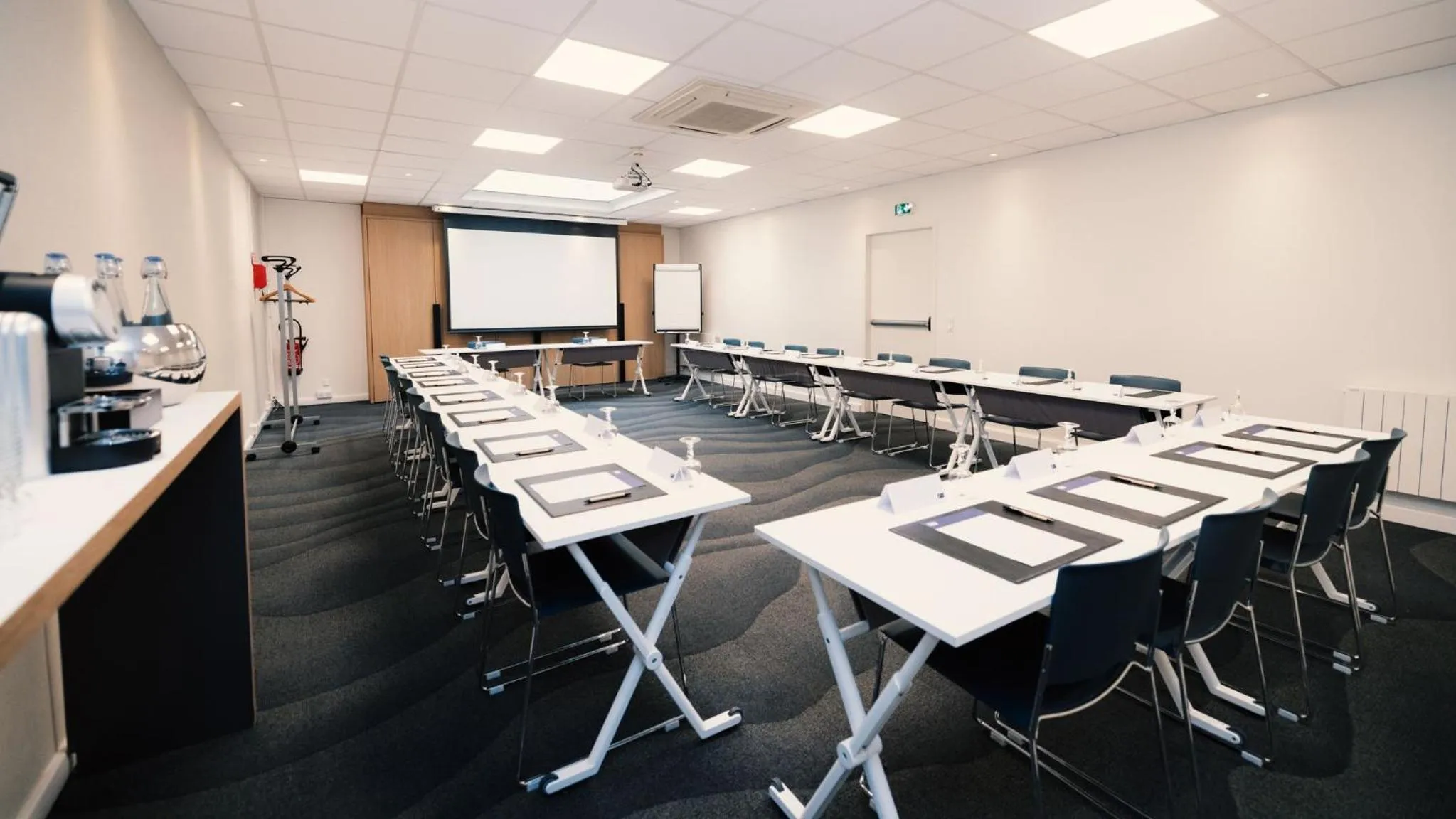 Meeting/conference room in Holiday Inn Express Lille Centre by IHG