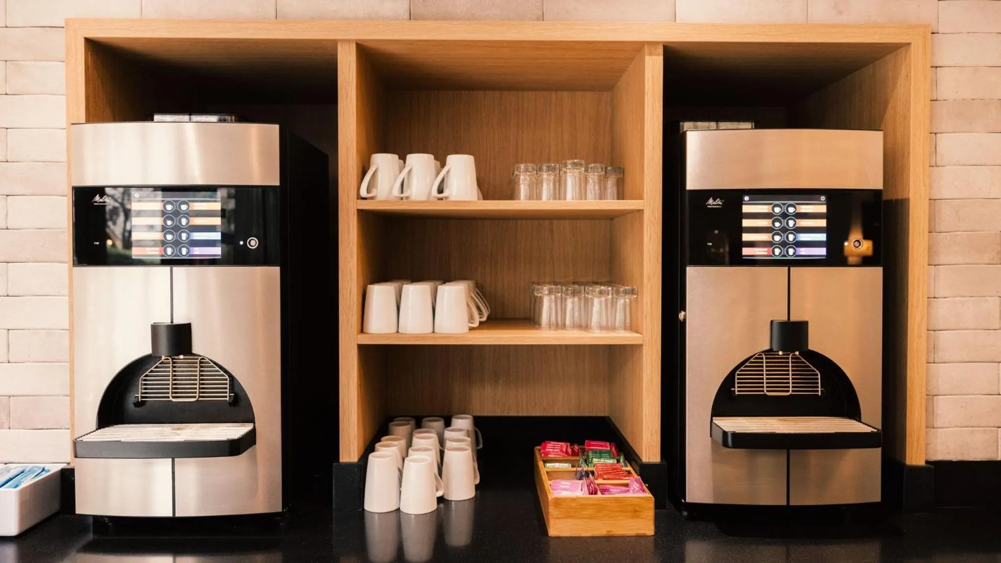 Breakfast in Holiday Inn Express Lille Centre by IHG