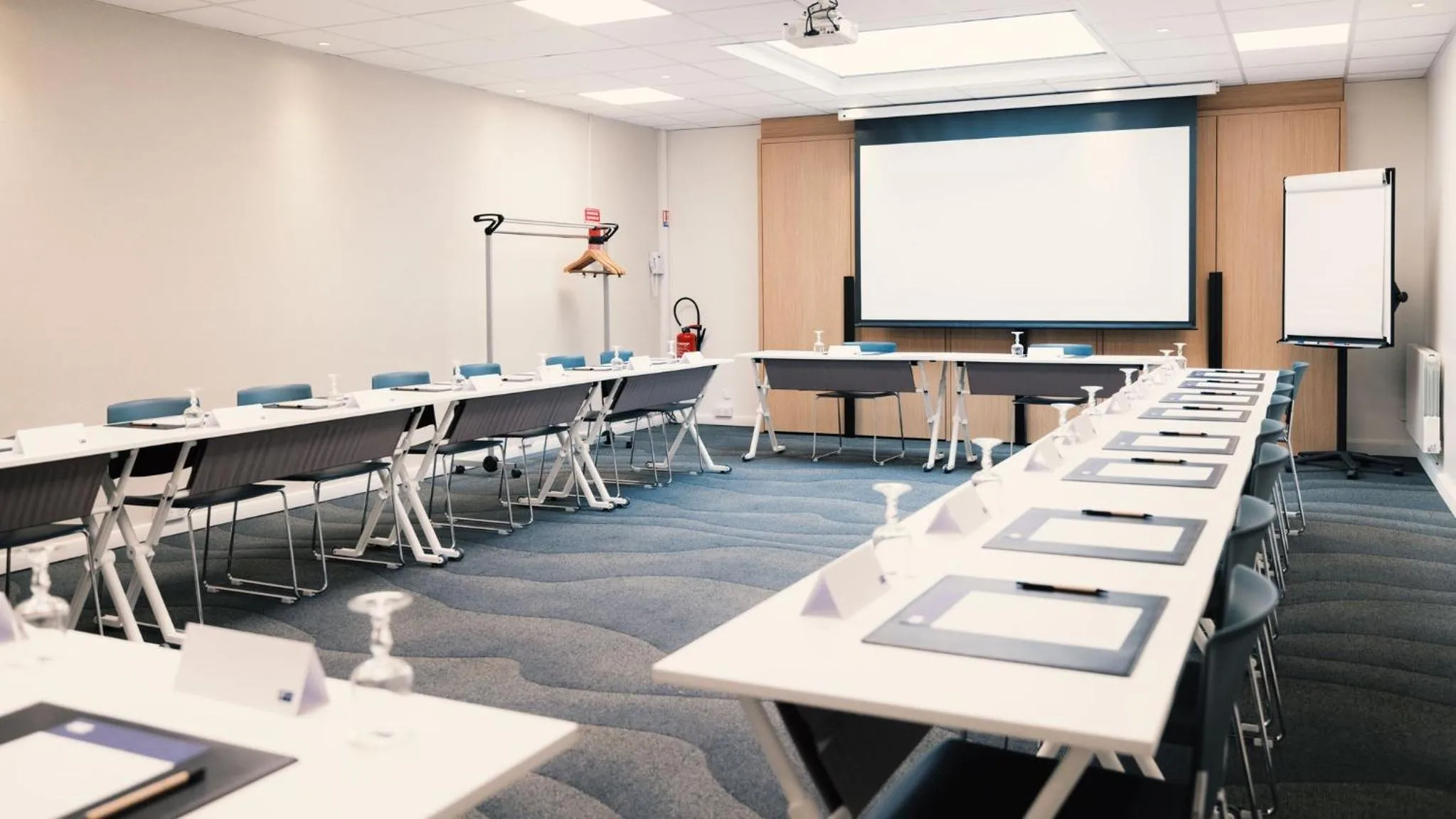 Meeting/conference room in Holiday Inn Express Lille Centre by IHG
