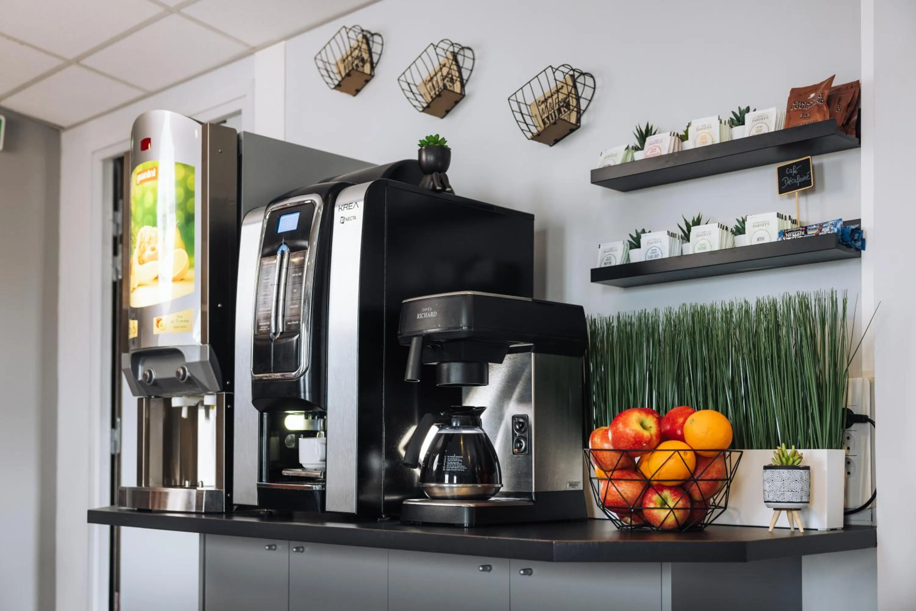 Restaurant/places to eat in Hotel Chagnot