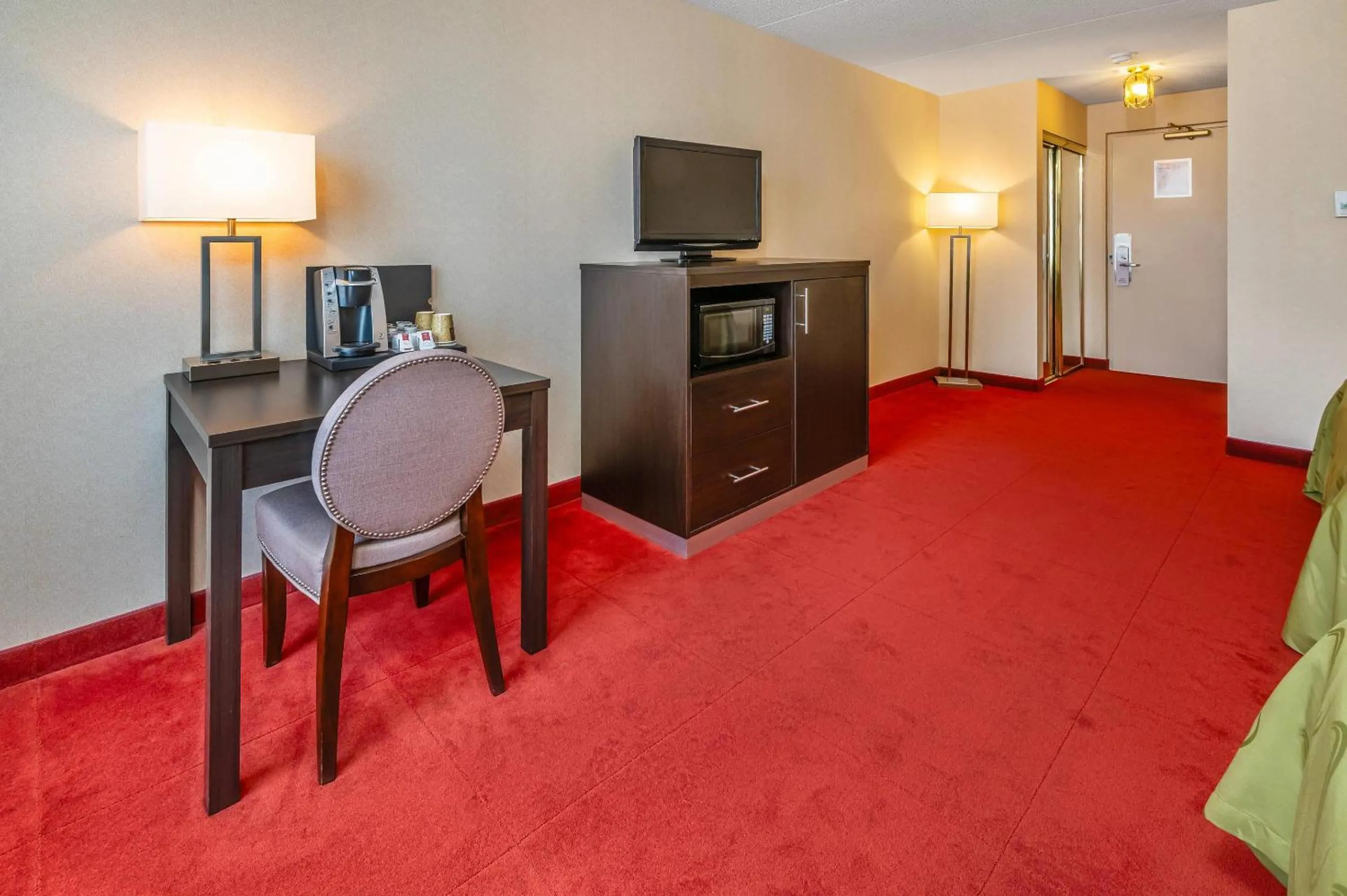 Bedroom in Rodeway Inn Festival