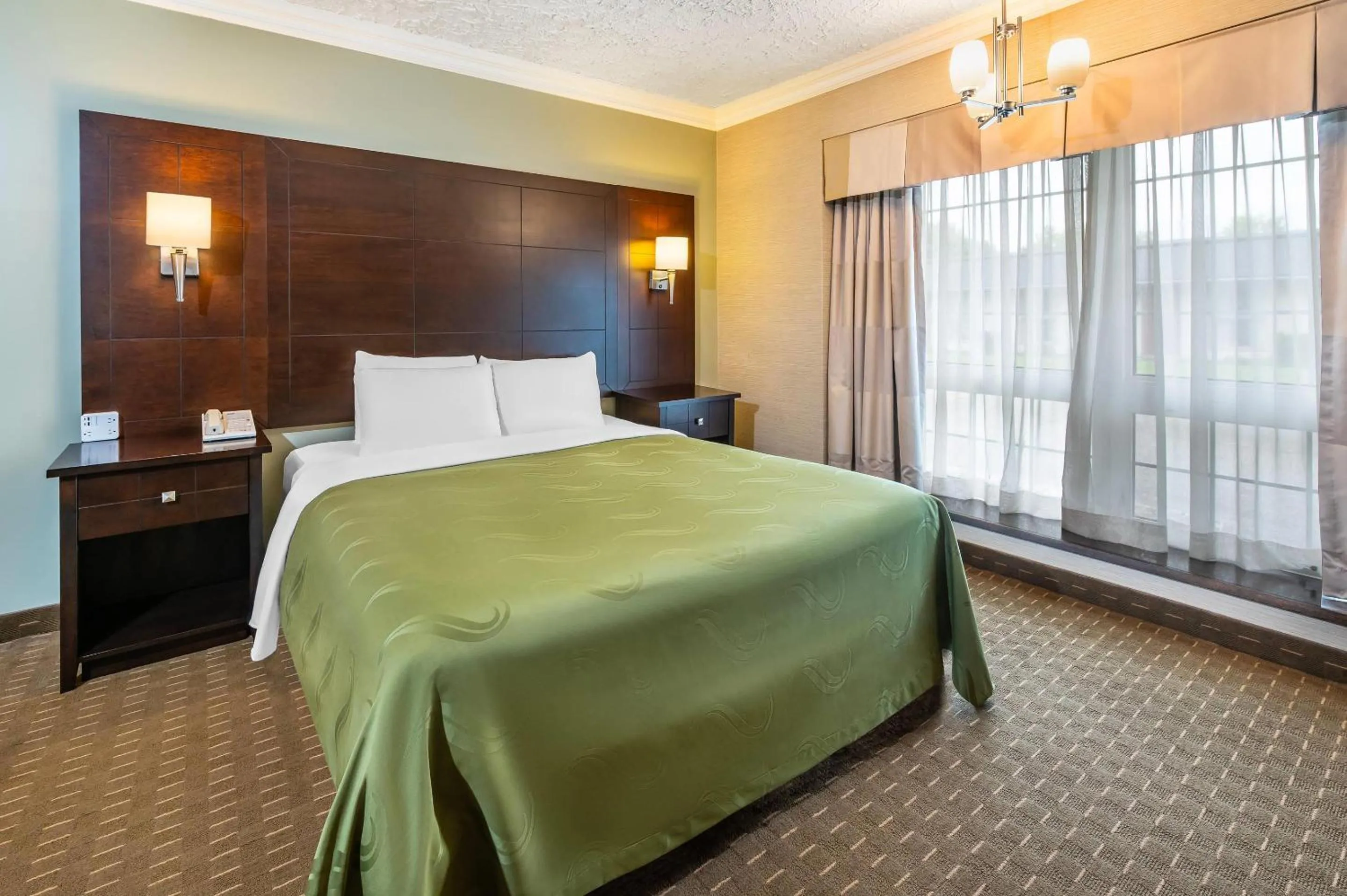 Bedroom, Bed in Rodeway Inn Festival