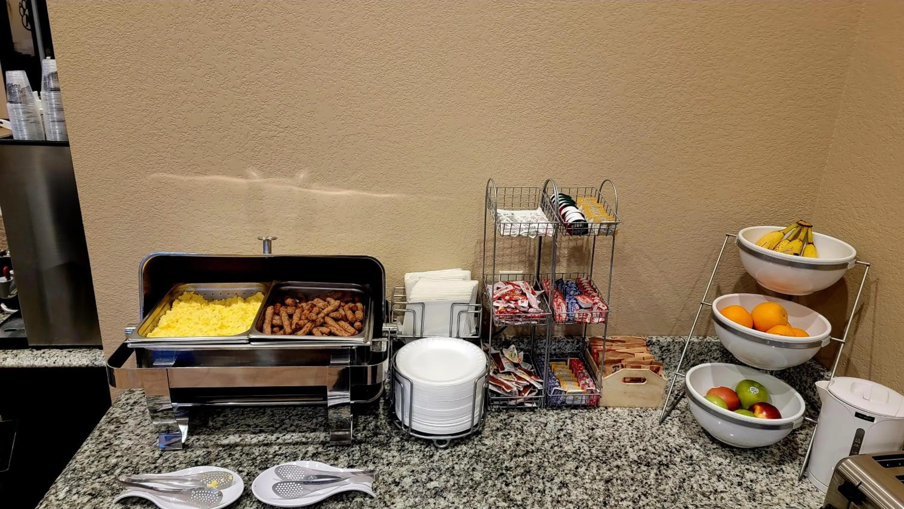 Breakfast in Cobblestone Inn & Suites Maryville
