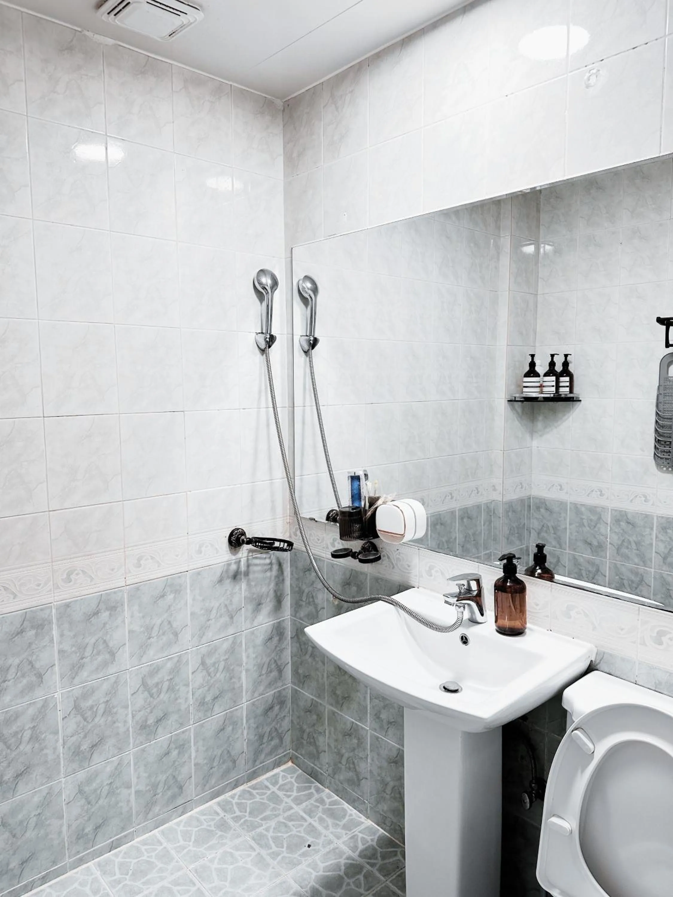 Daegu Dongseongro Gyeong`s Hostel