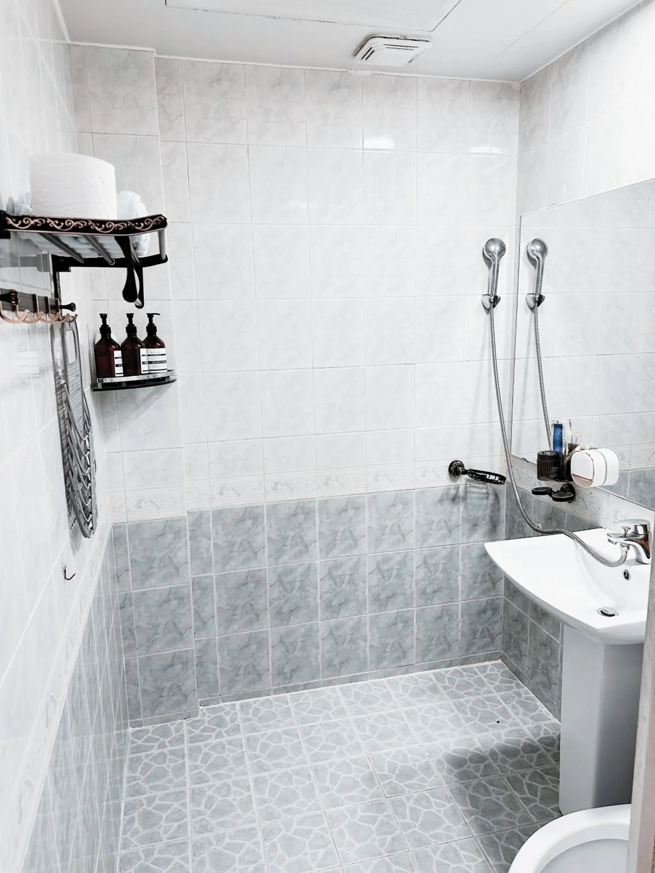 Standard Twin Room in Daegu Dongseongro Gyeong`s Hostel Standard Twin Room in Daegu Dongseongro Gyeong`s Hostel