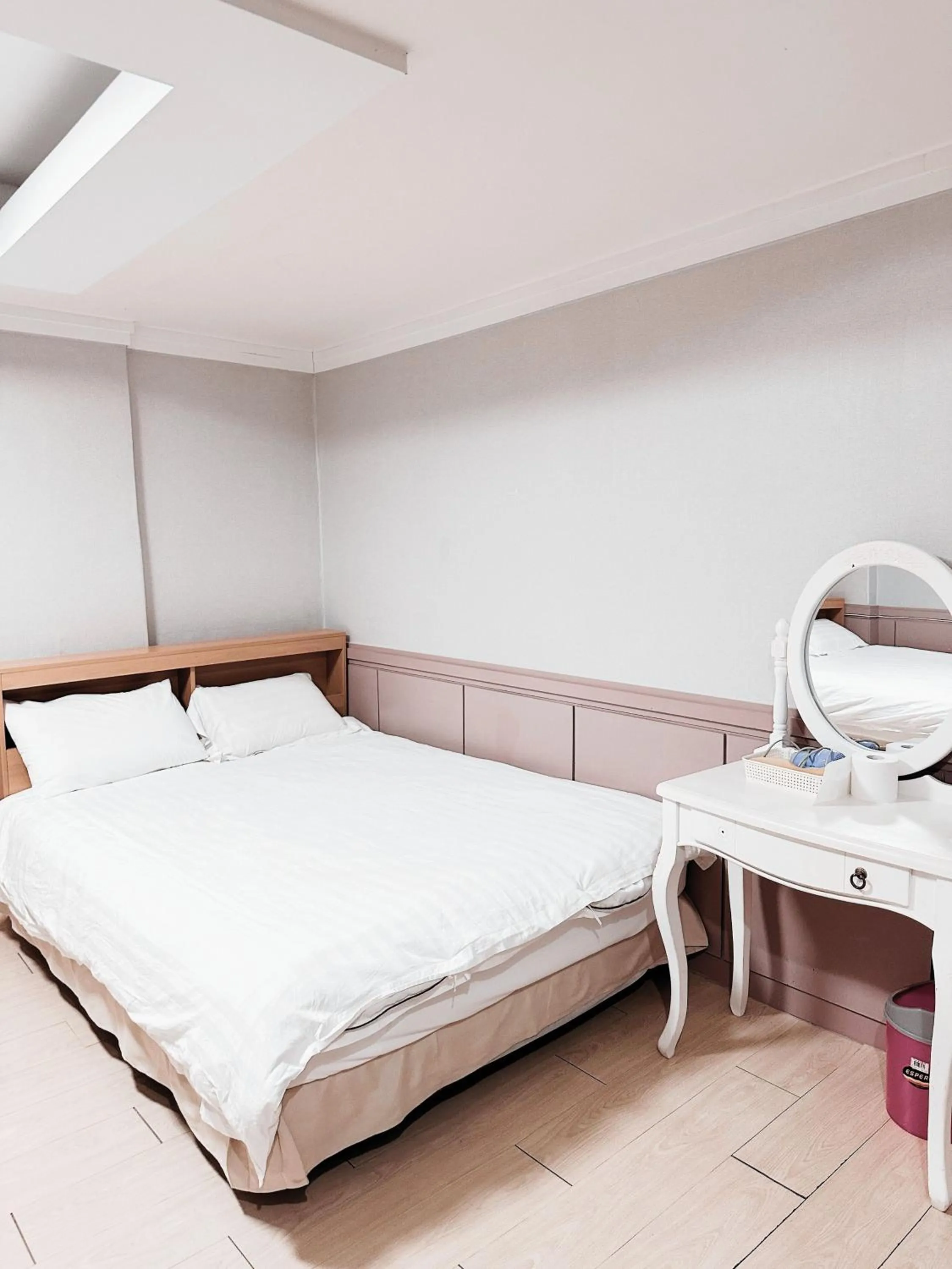 Bed in Daegu Dongseongro Gyeong`s Hostel