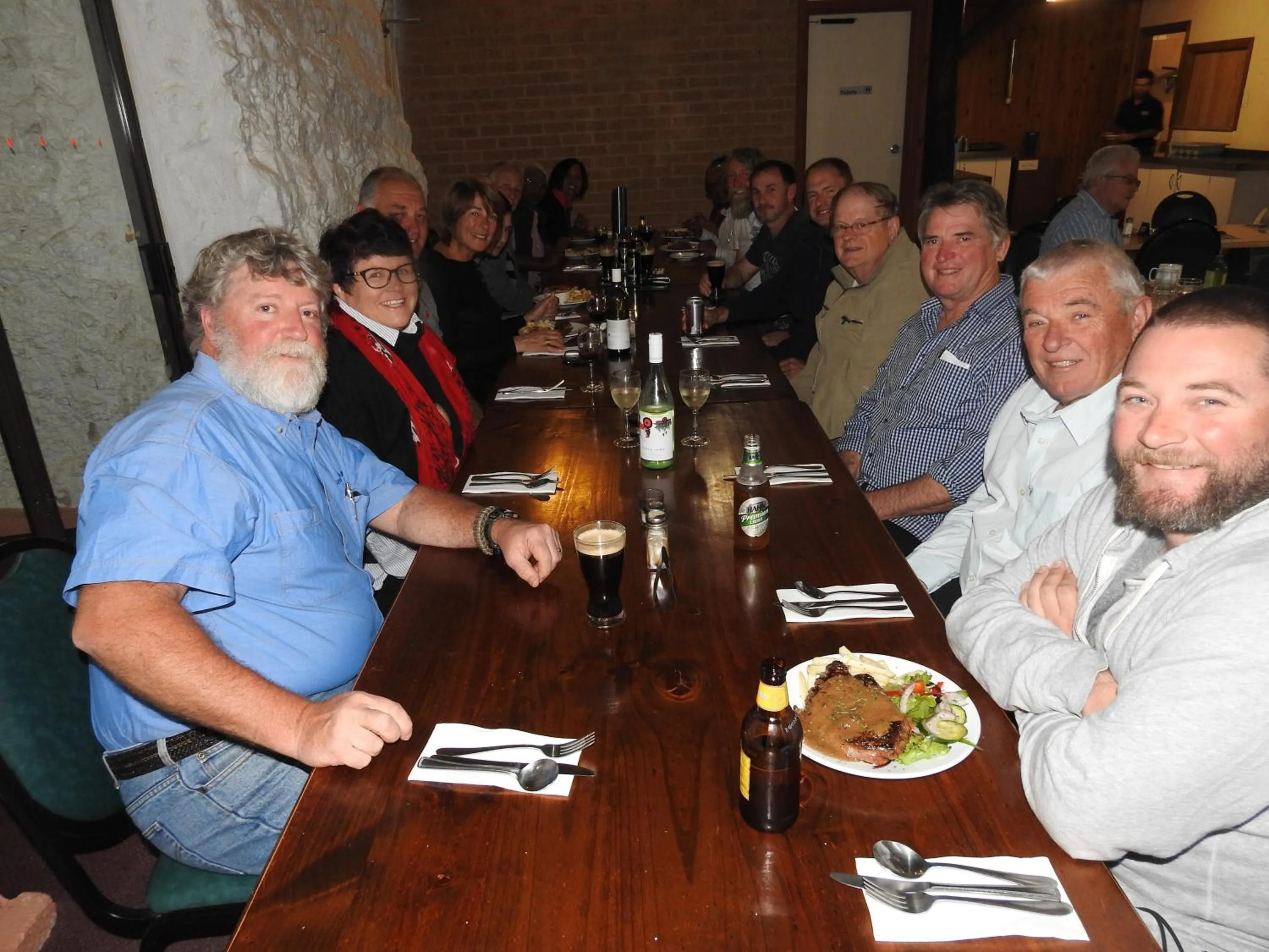 Food and drinks in White Cliffs Underground Motel