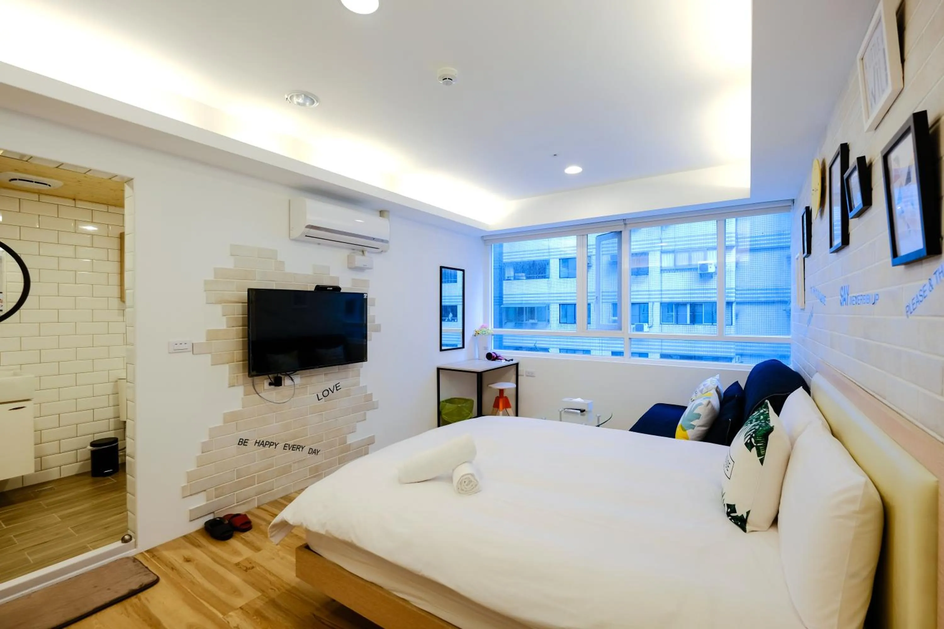 Bed in Color Fun inn