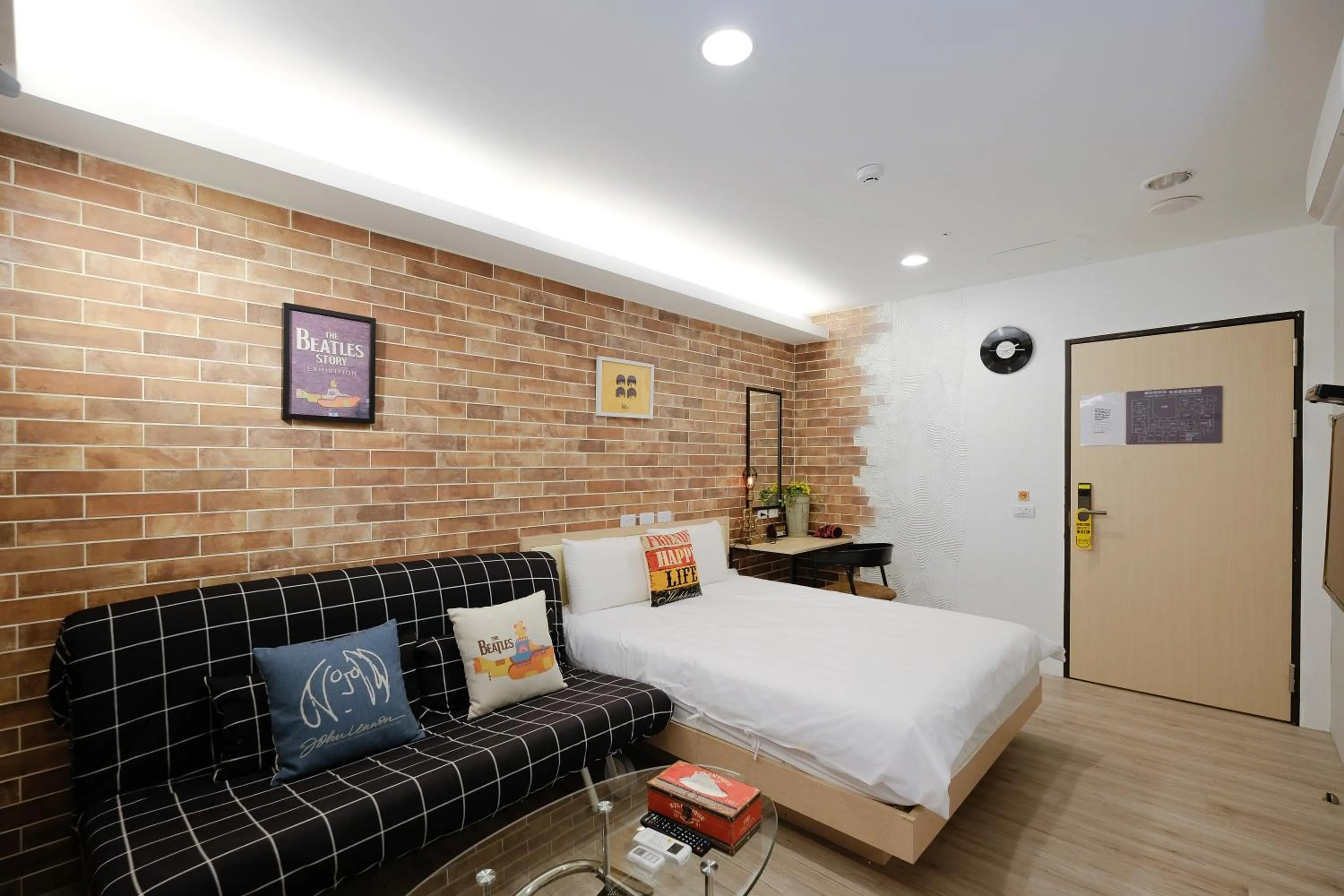 Bed in Color Fun inn