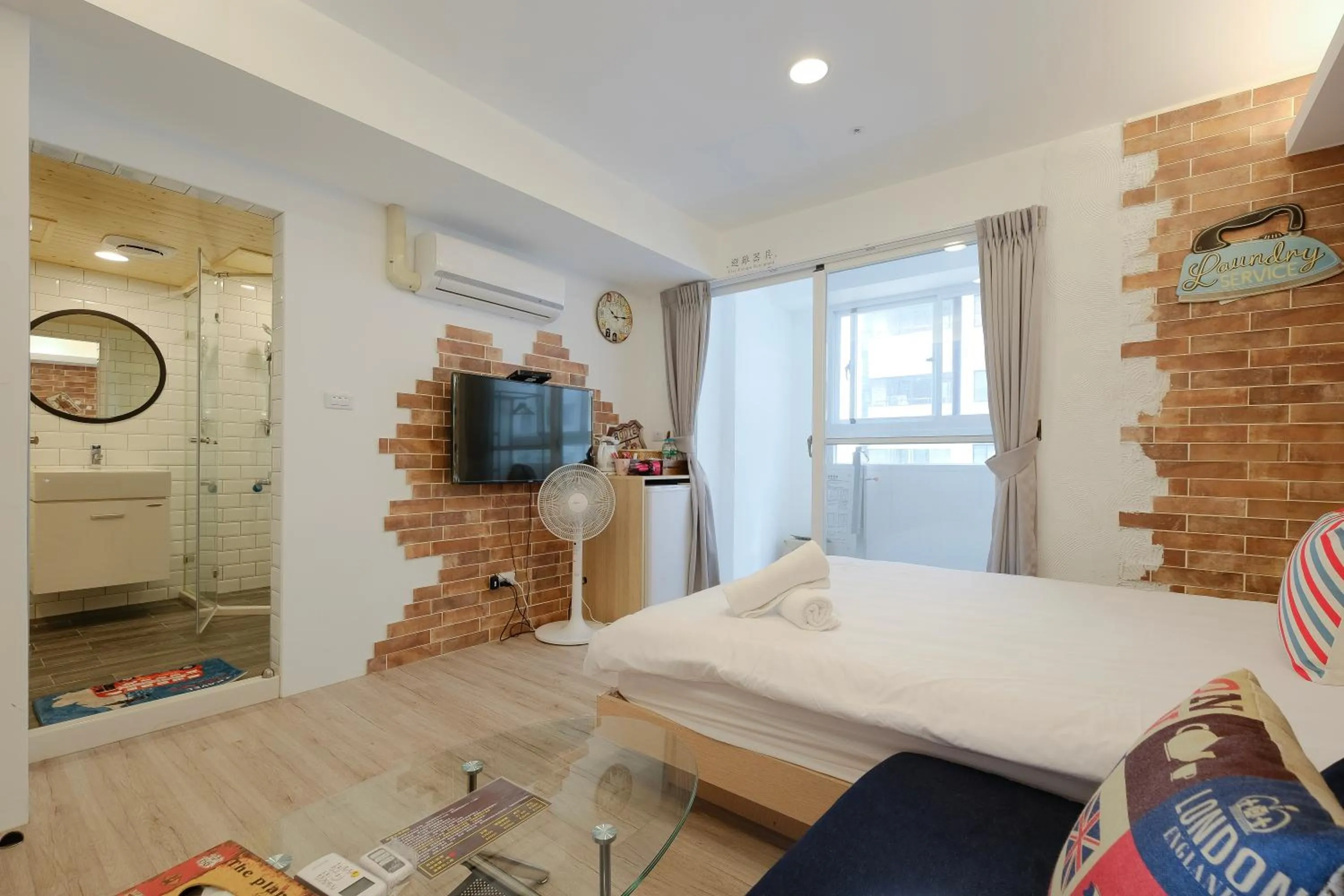 Bed in Color Fun inn