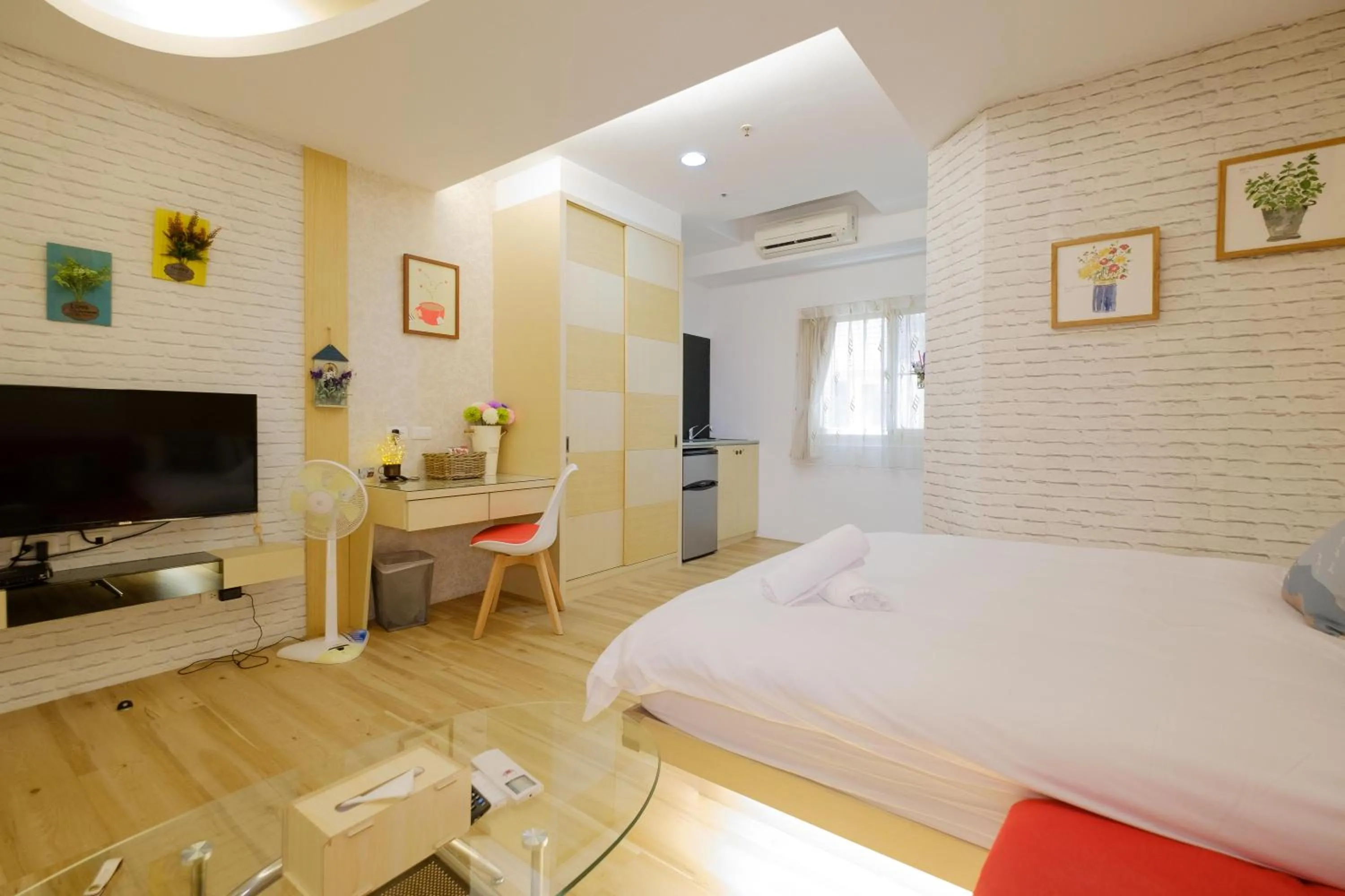 Bed in Color Fun inn