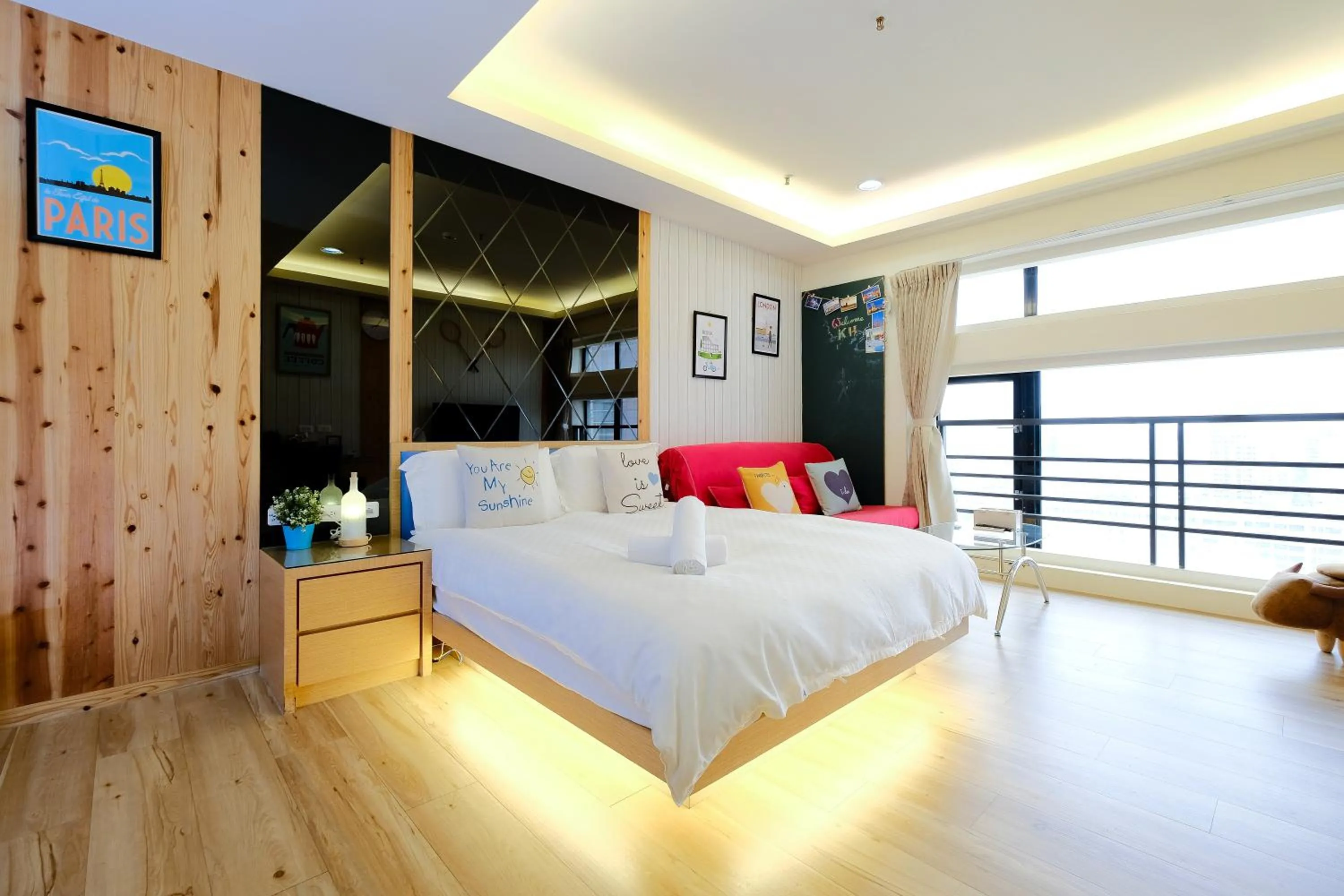 Bed in Color Fun inn