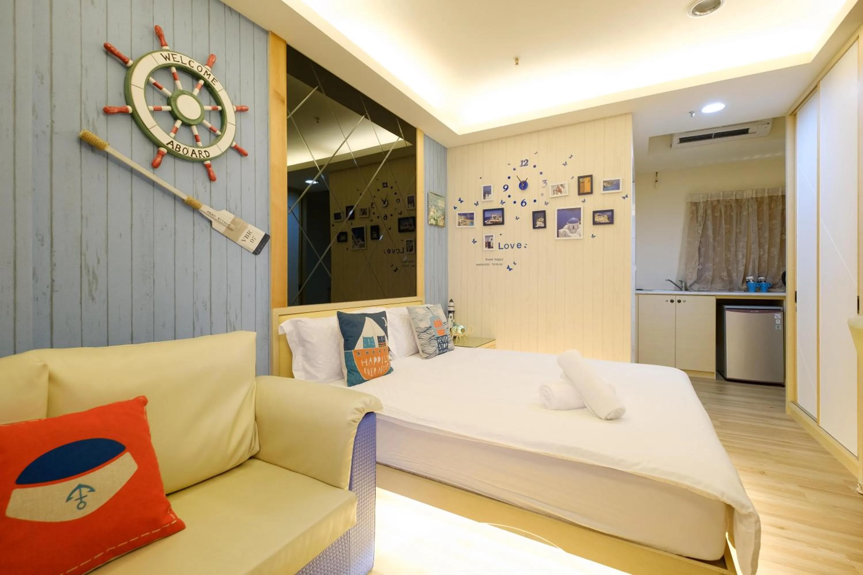 Bed in Color Fun inn