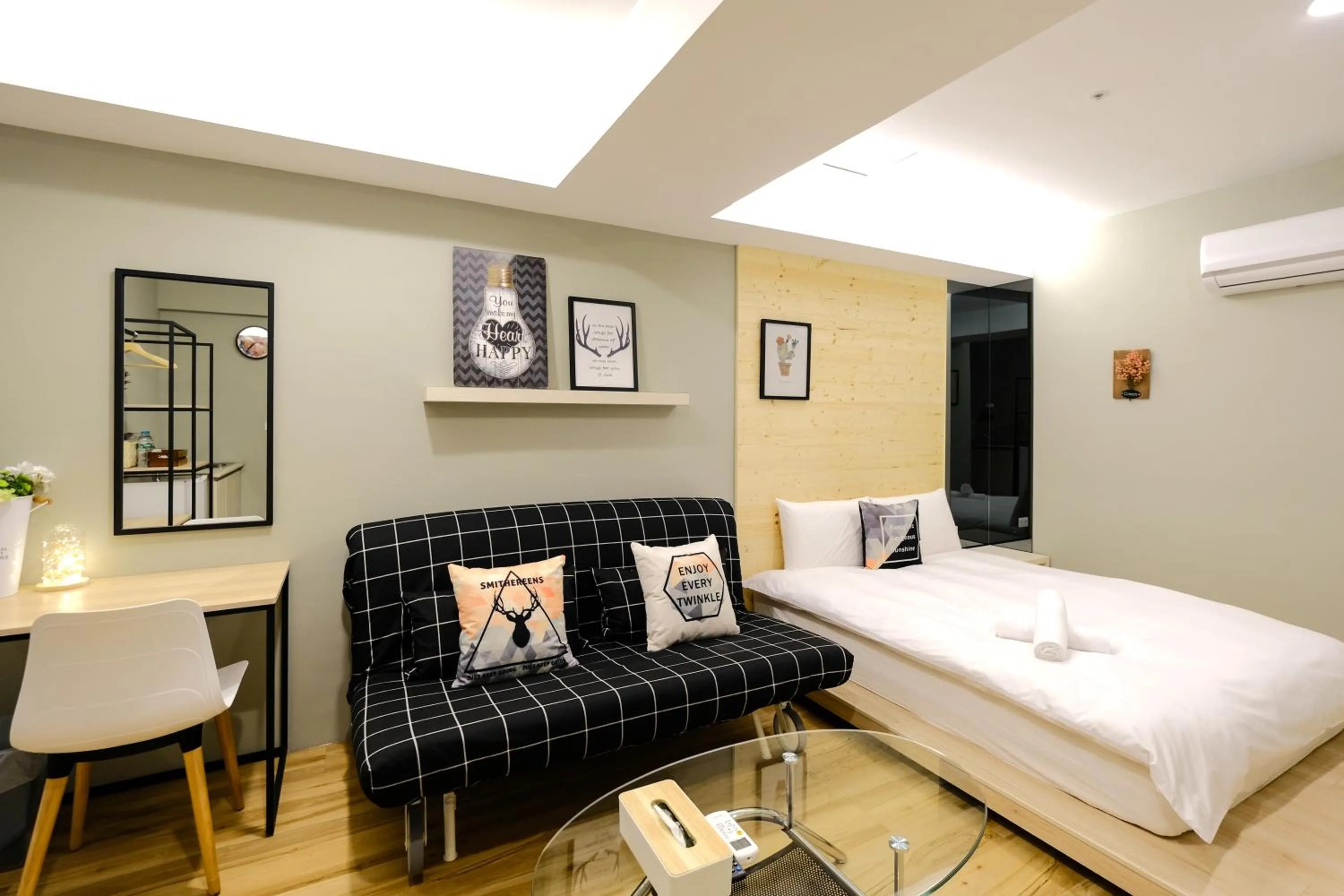 Bed in Color Fun inn