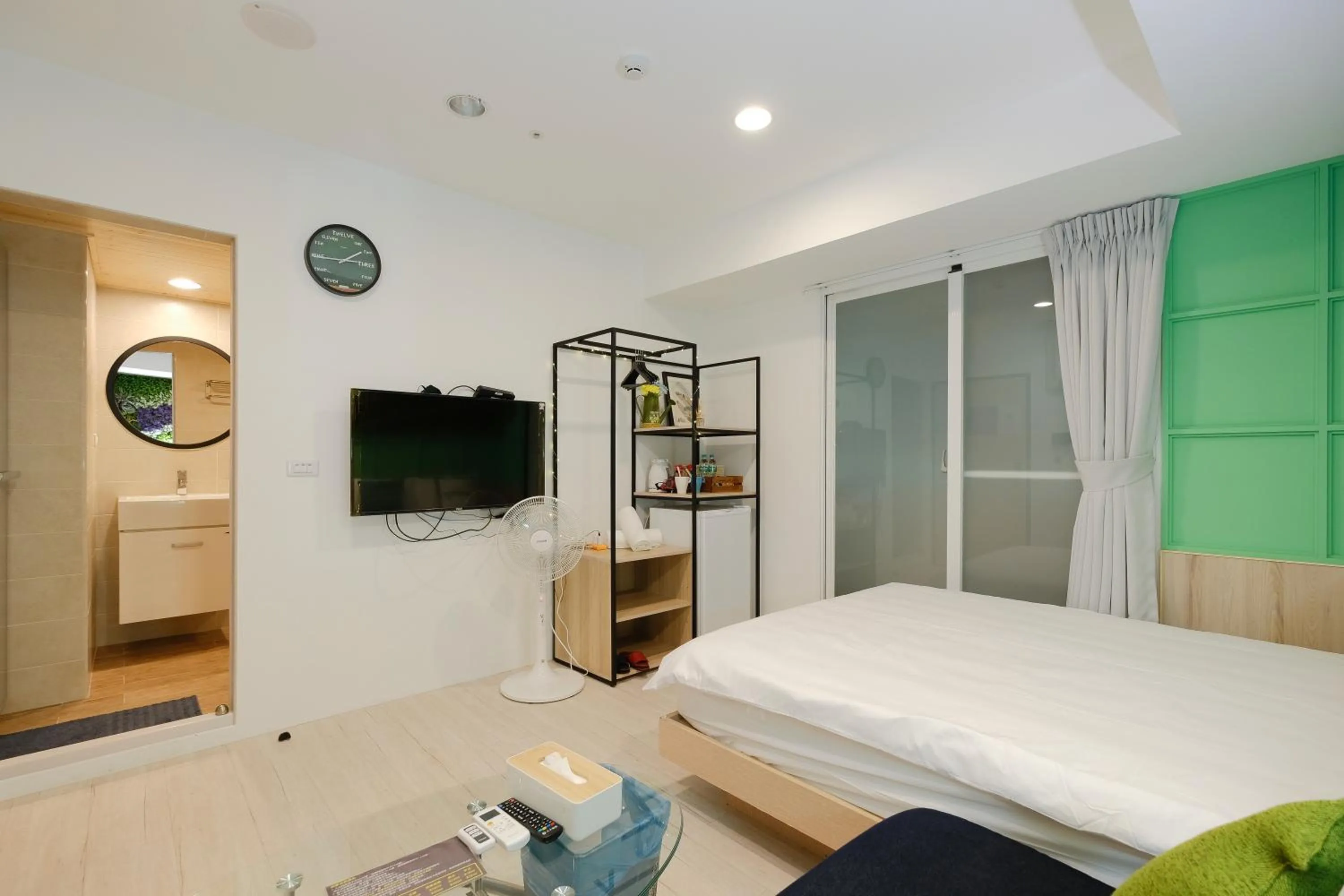 Bed in Color Fun inn