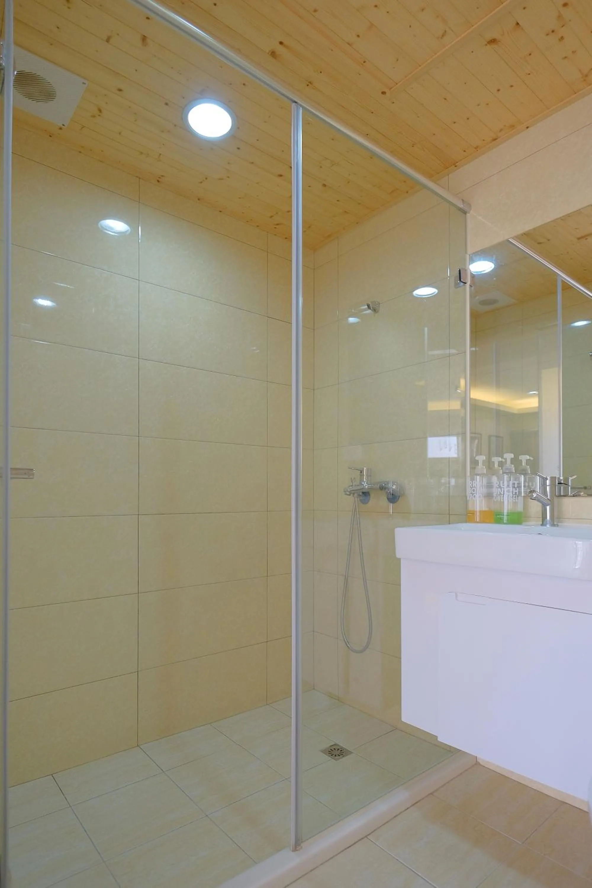 Bathroom in Color Fun inn