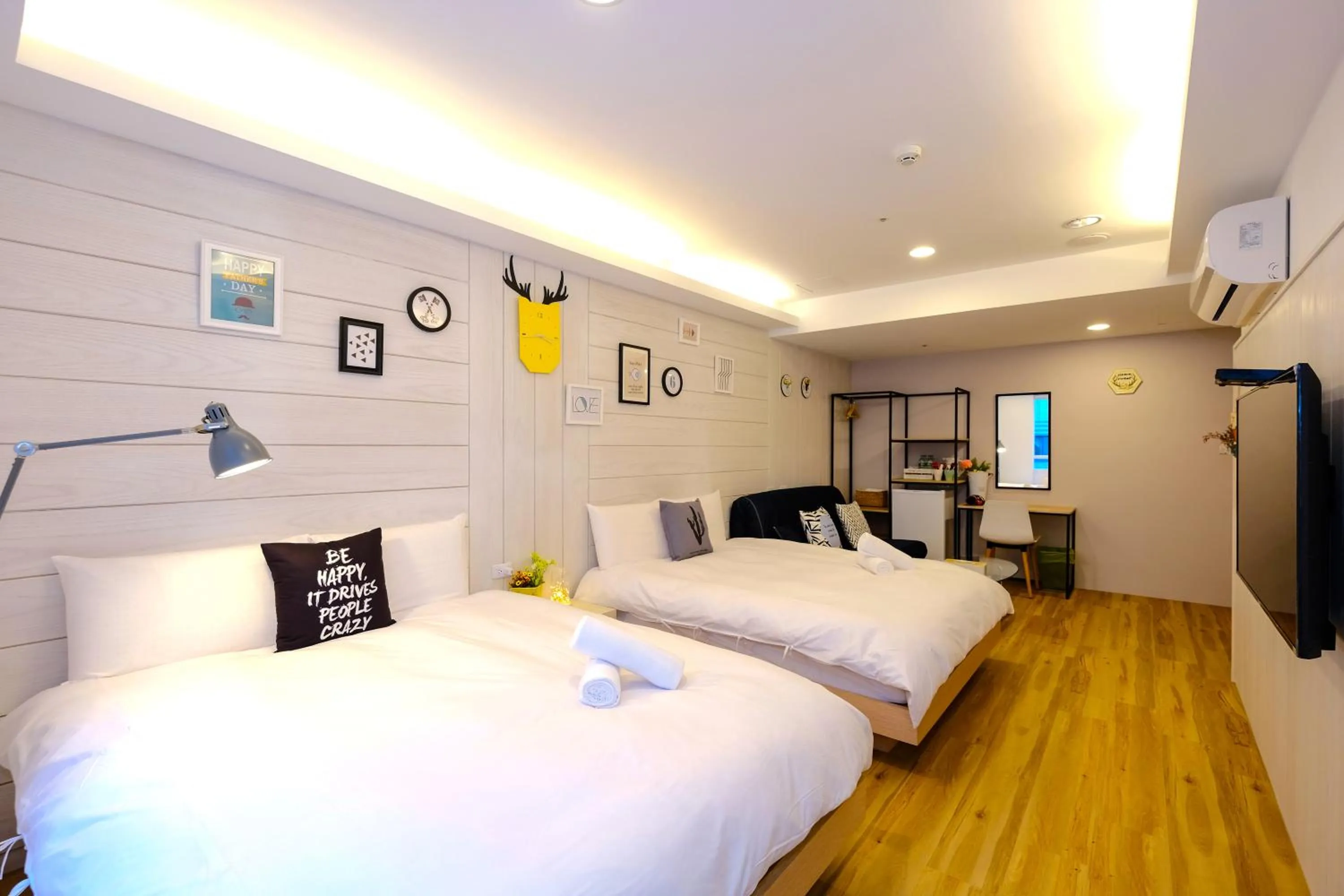 Bed in Color Fun inn