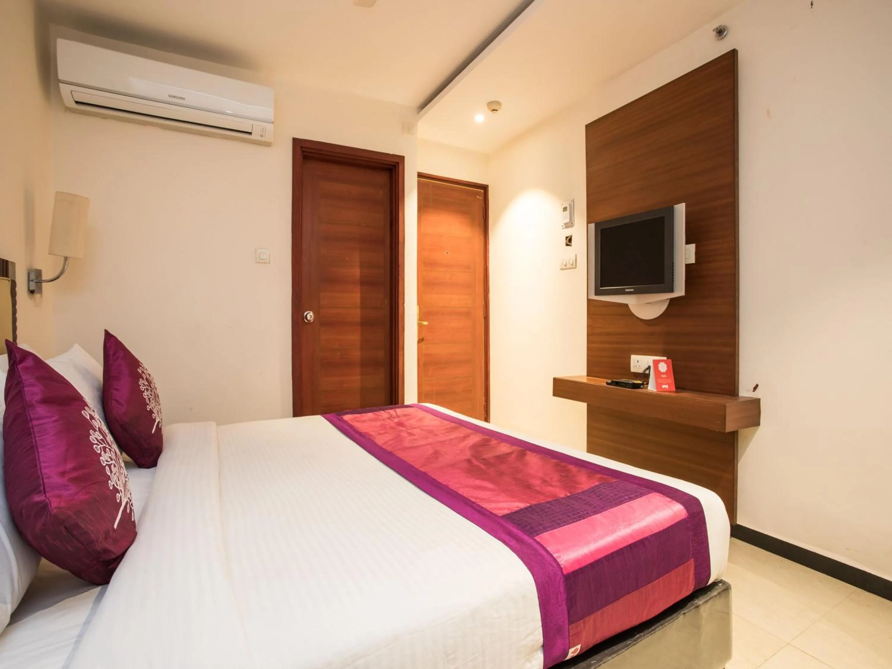 Bedroom, Bed in Hotel Nandi