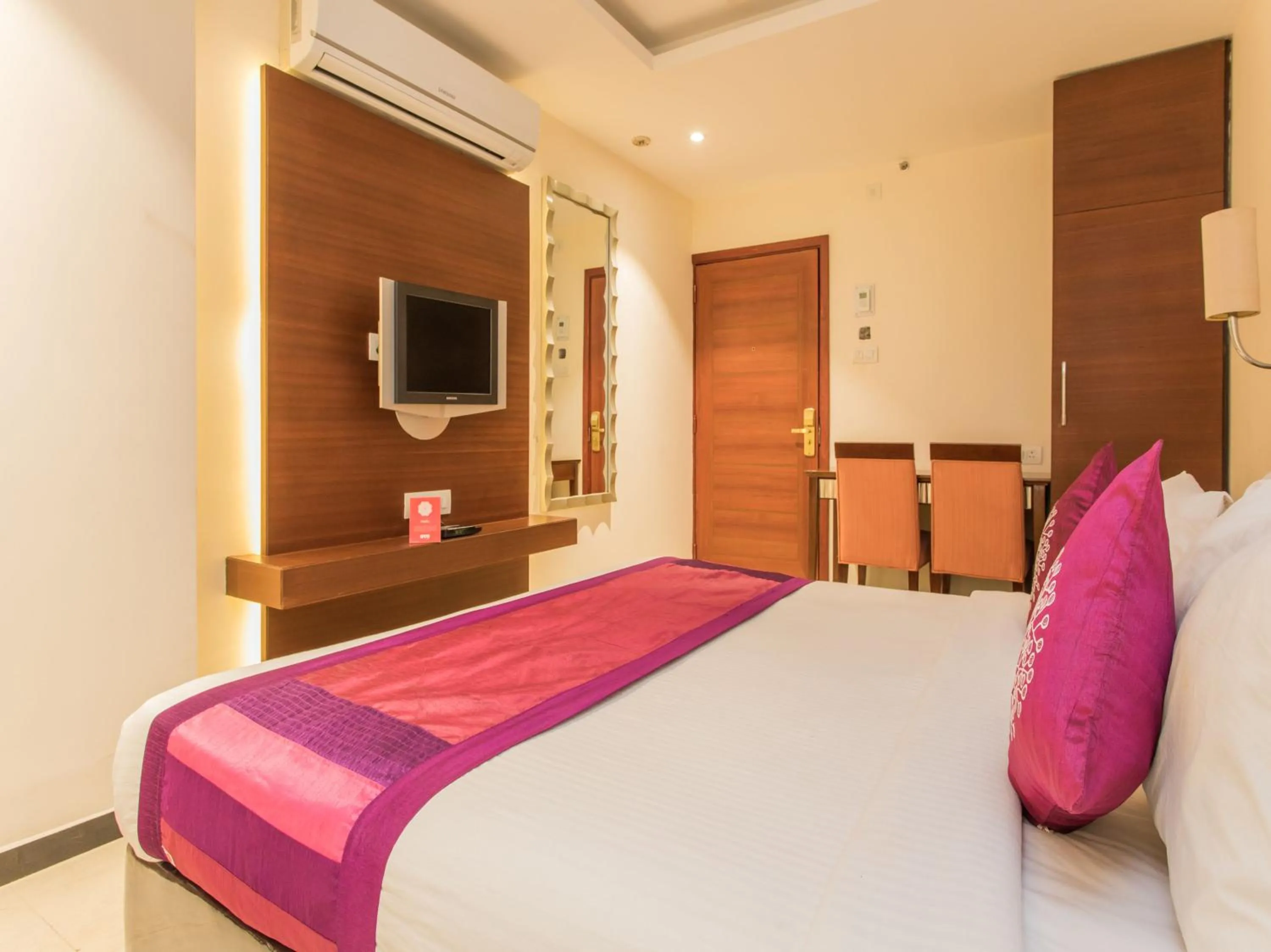 Bedroom, Bed in Hotel Nandi