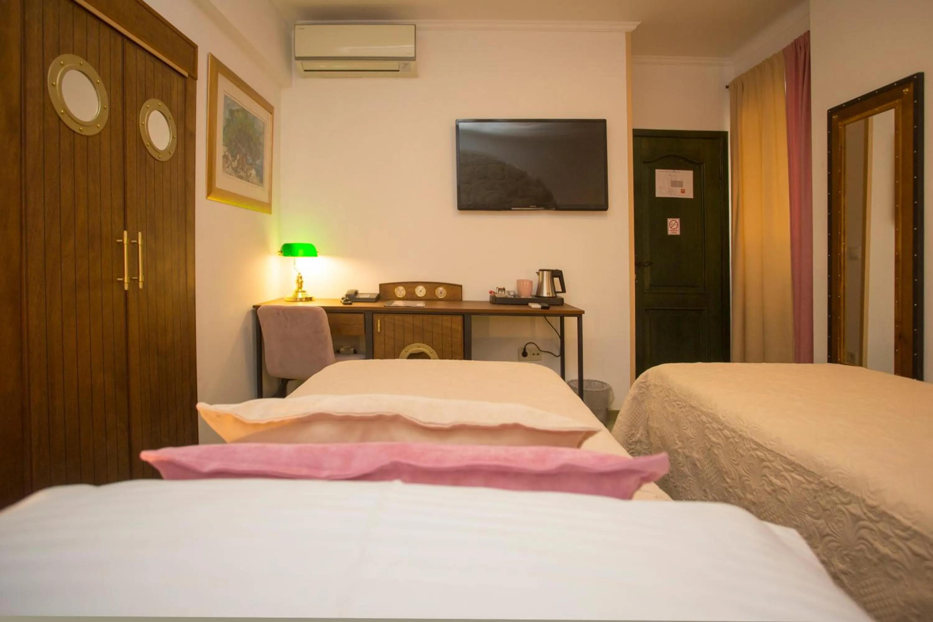 Double or Twin Room in Hotel Villa Diana