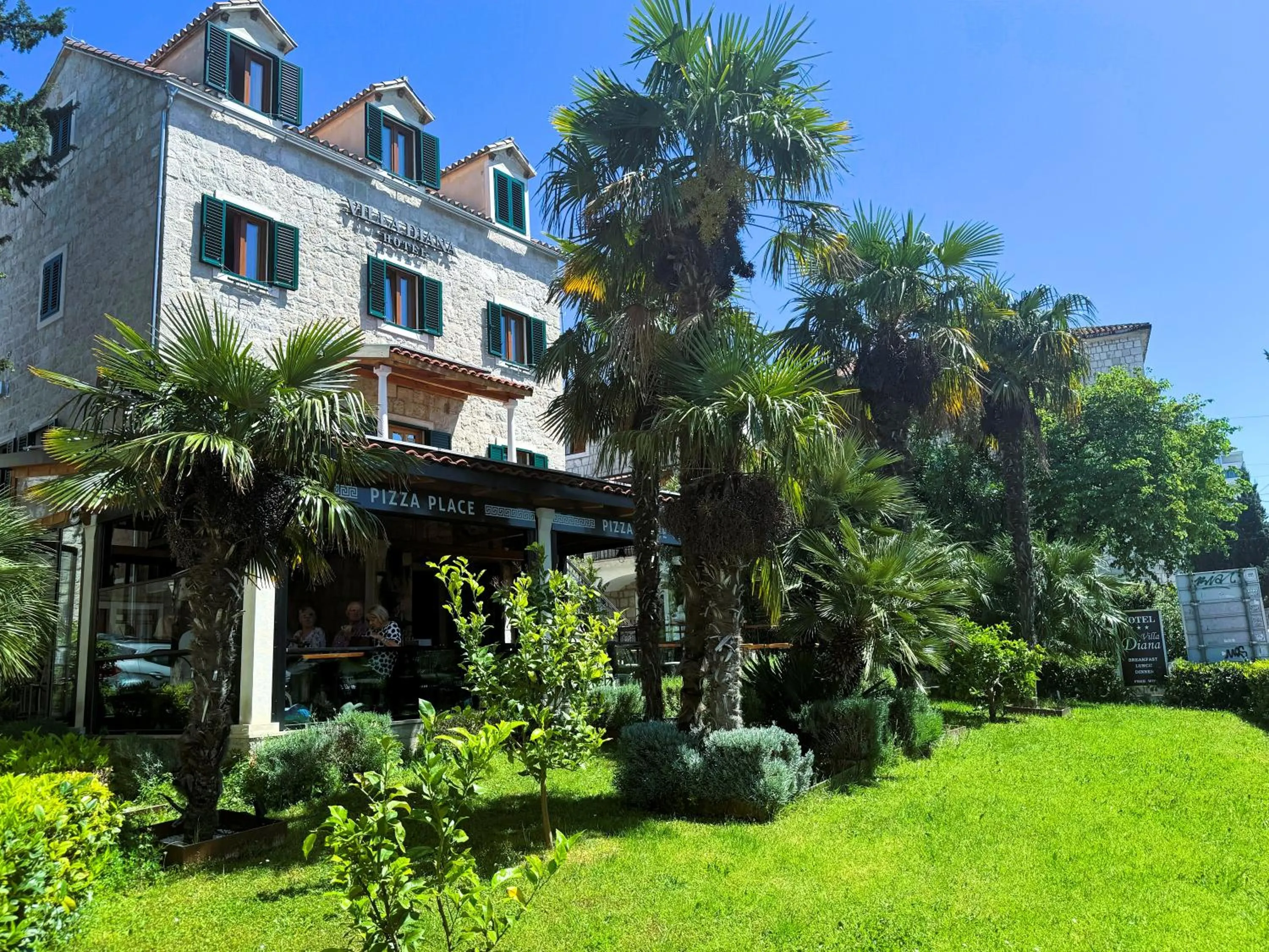 Property building in Hotel Villa Diana