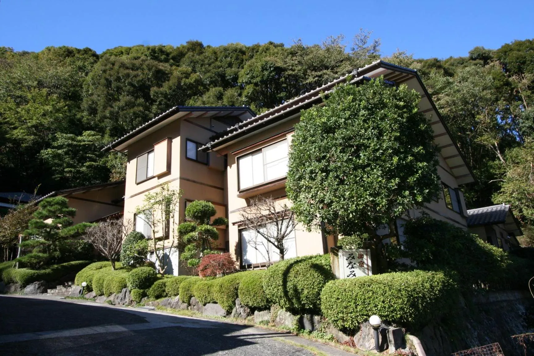 Property building in Hoshi Meguri