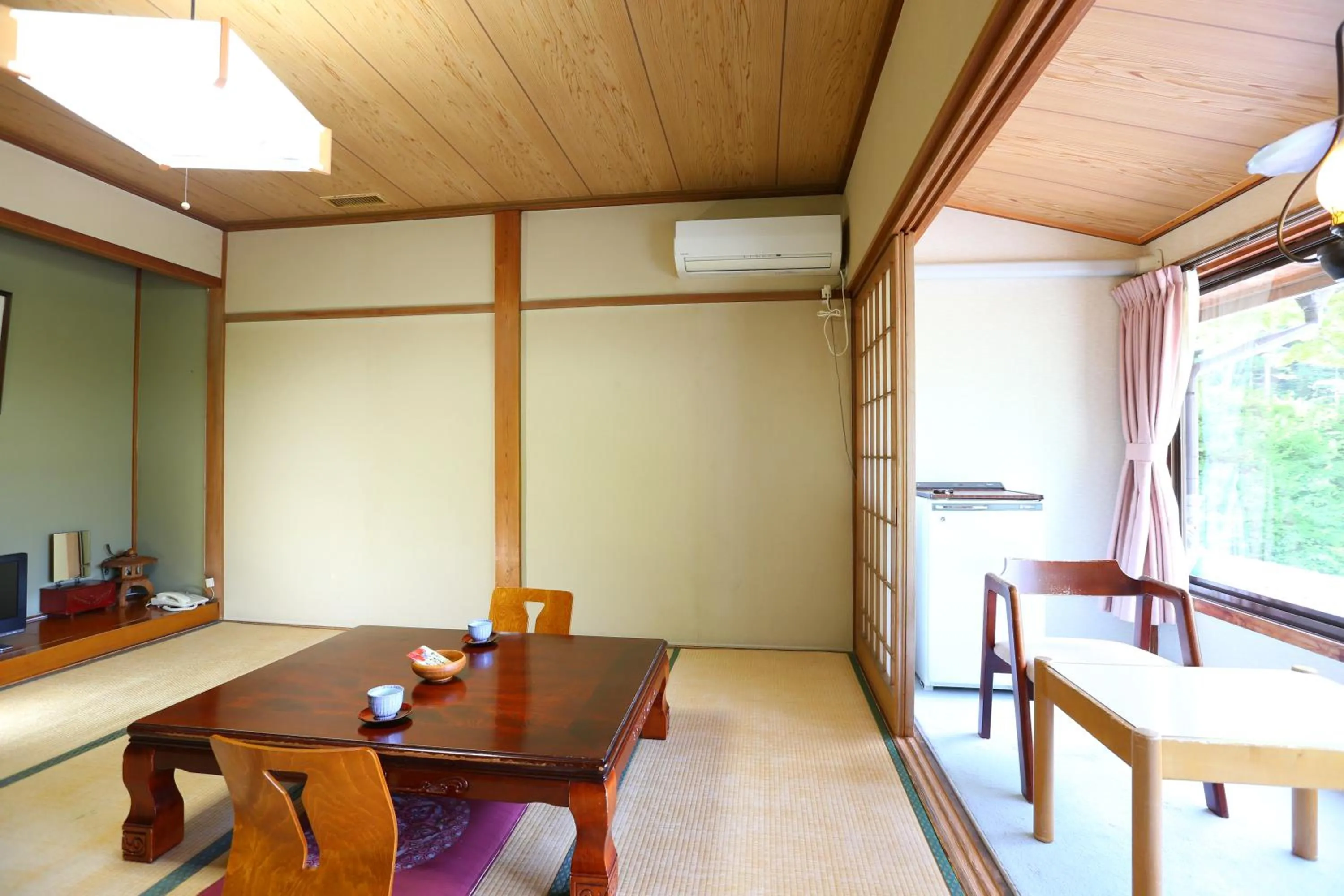 Photo of the whole room in Nukumorino-yado Komanoyu