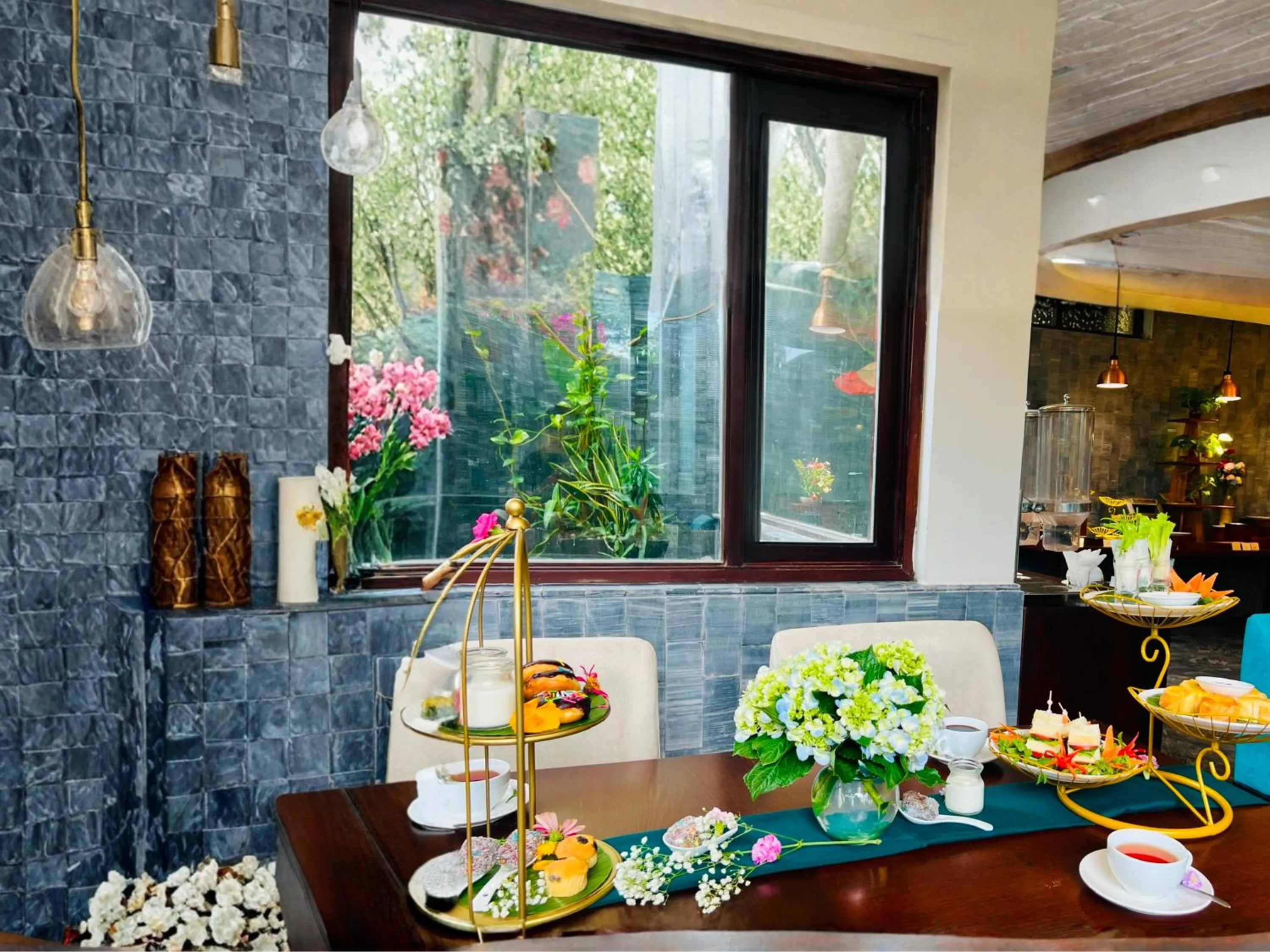 Restaurant/places to eat in Happy Life Memories Hoi An Hotel & Spa