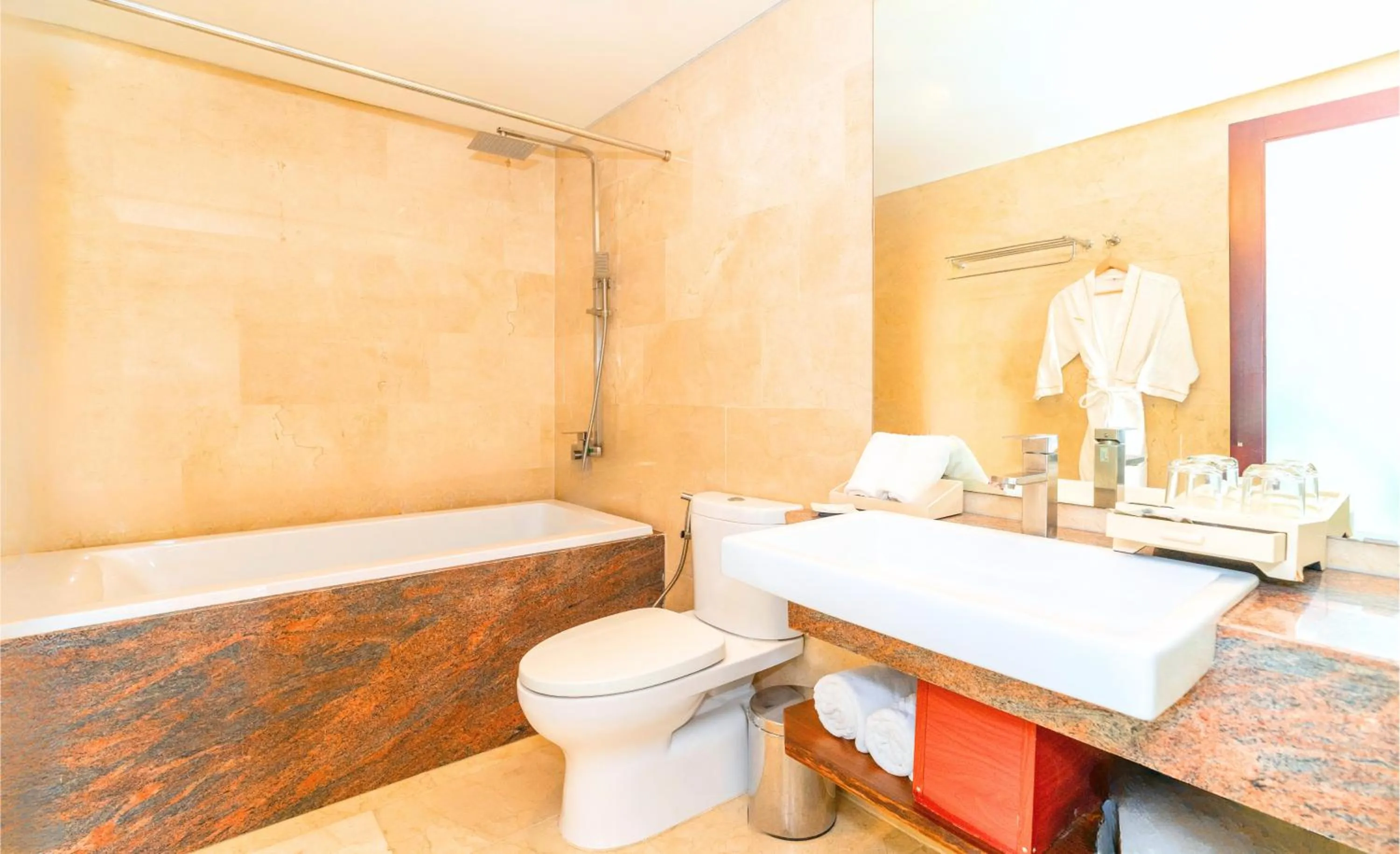 Shower in Elites Riverside Hotel & Spa Hoi An