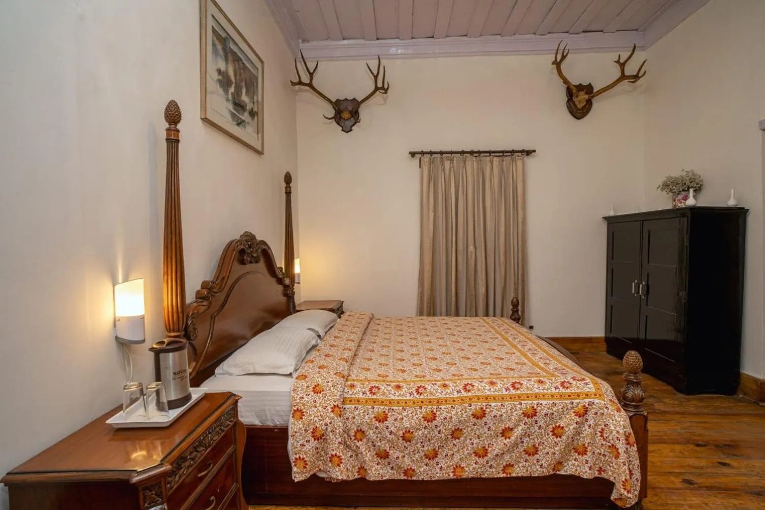 Photo of the whole room, Bed in The Hive Cottage By Royal Collection Hotels