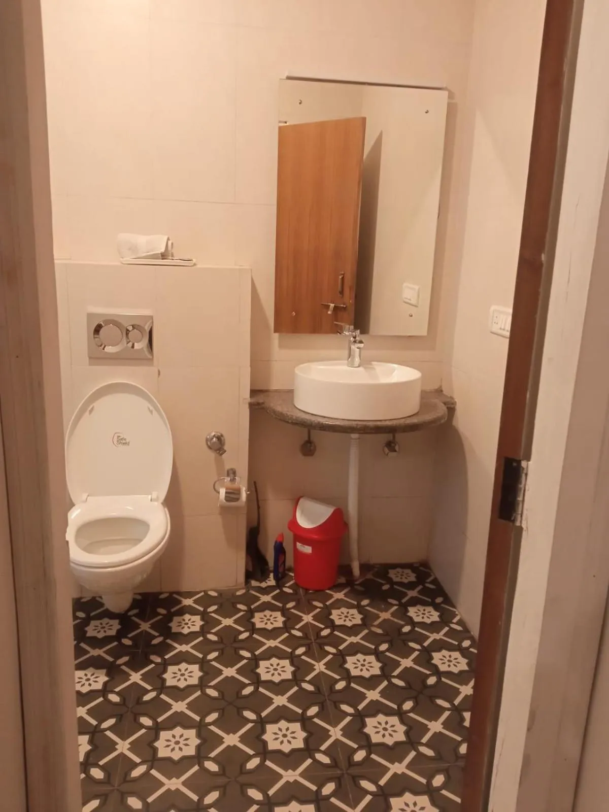 Bathroom in The Hive Cottage By Royal Collection Hotels