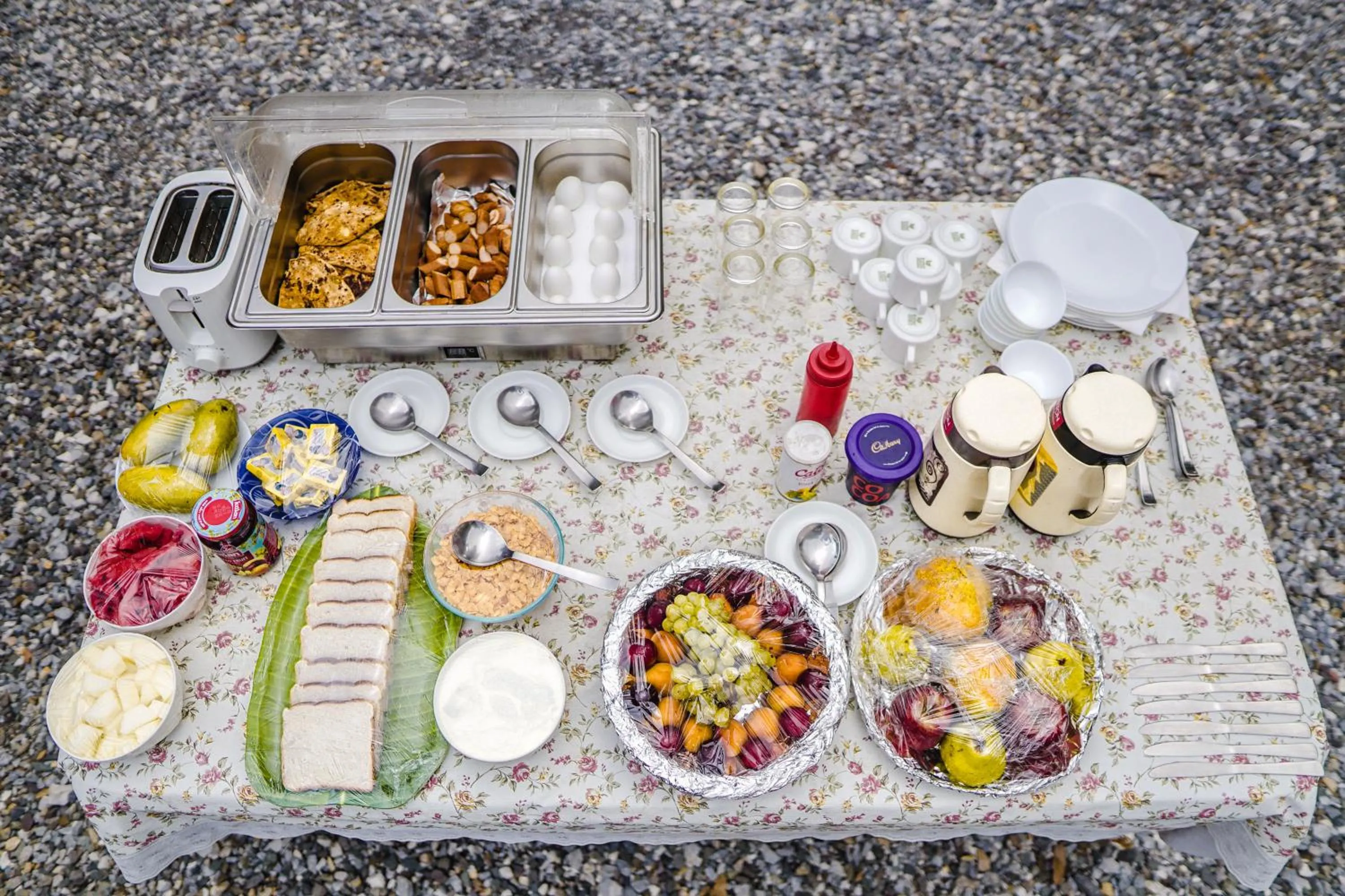 Food in The Hive Cottage By Royal Collection Hotels