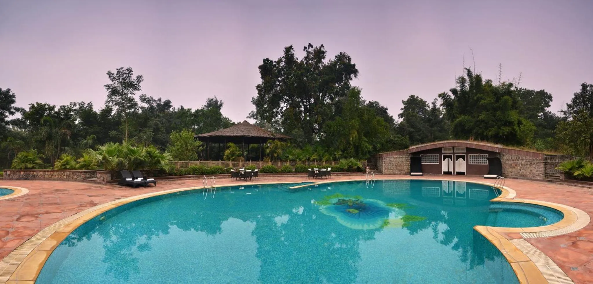 Swimming pool in Syna Tiger Resort Bandhavgarh