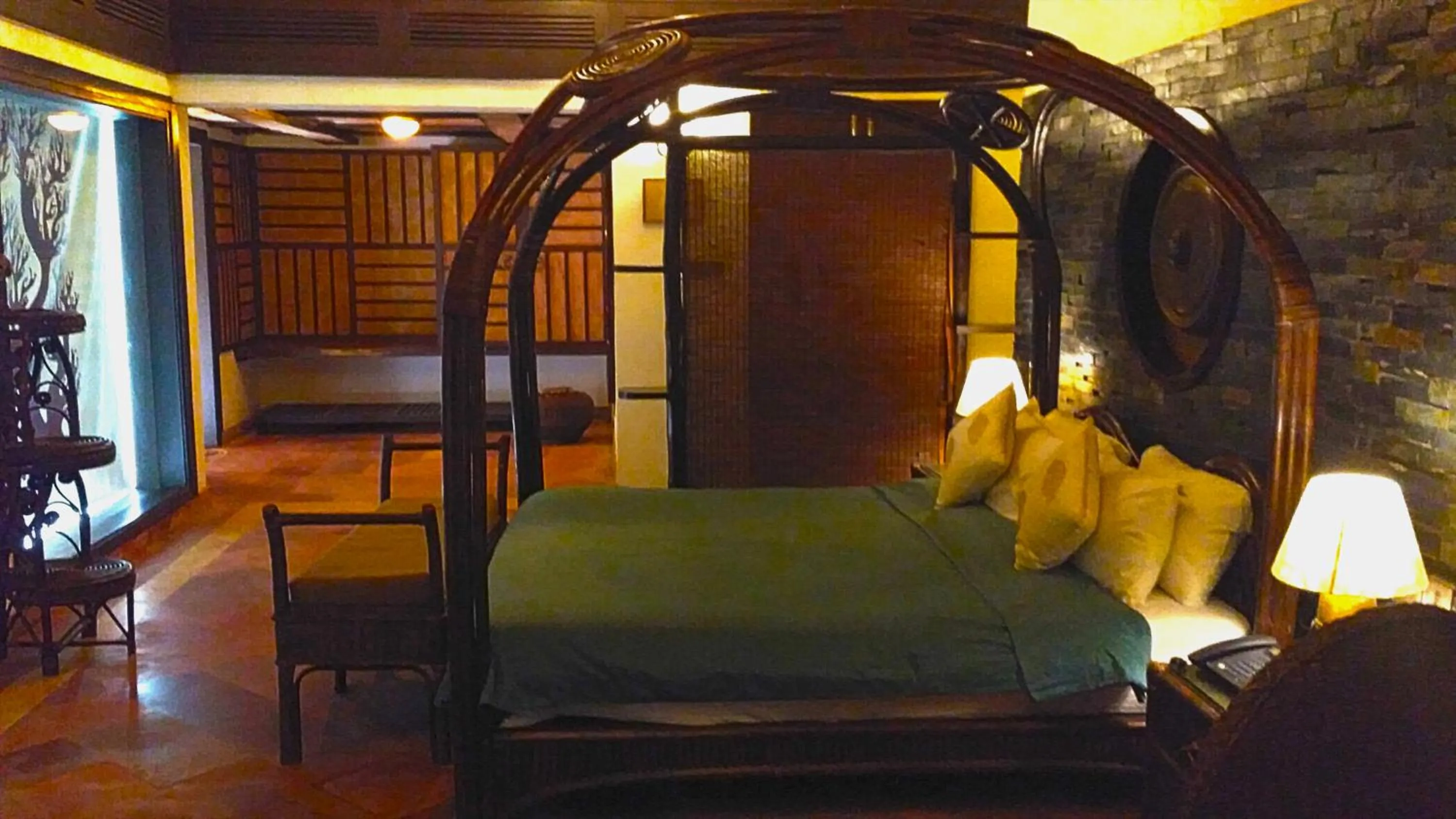 Living room, Bed in Syna Tiger Resort Bandhavgarh