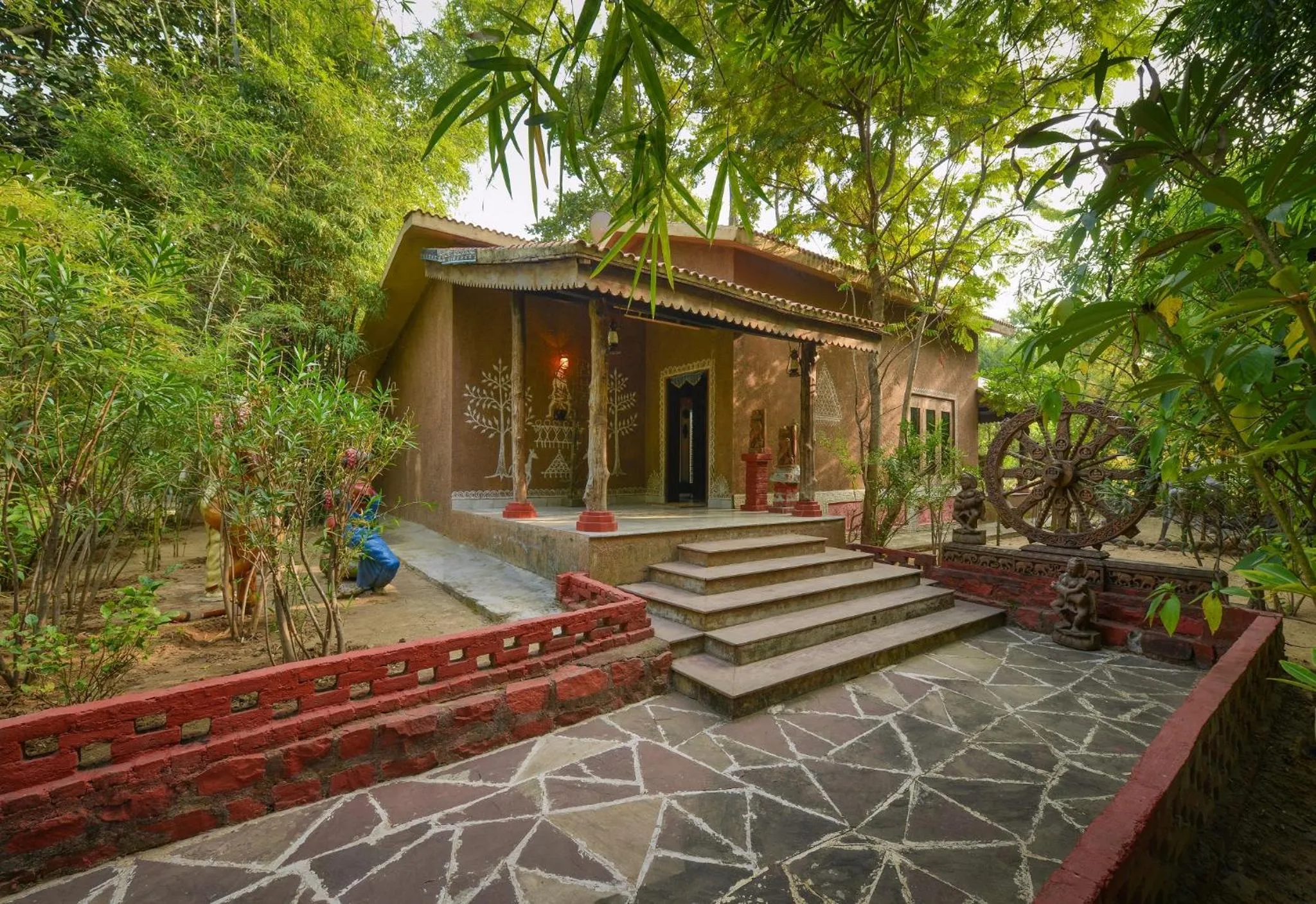 Facade/entrance in Syna Tiger Resort Bandhavgarh