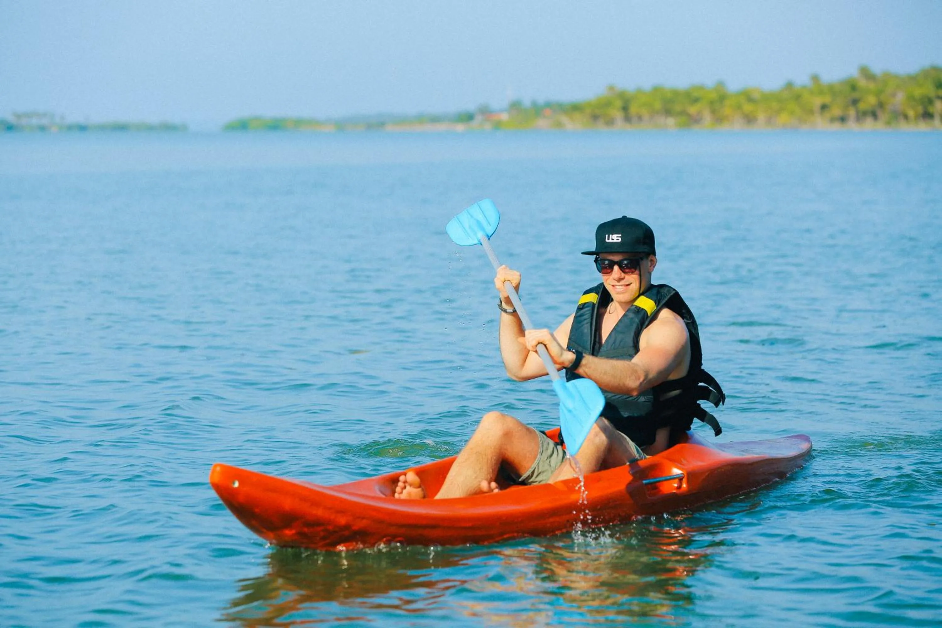 Canoeing in Dinuda Lagoon Hotel