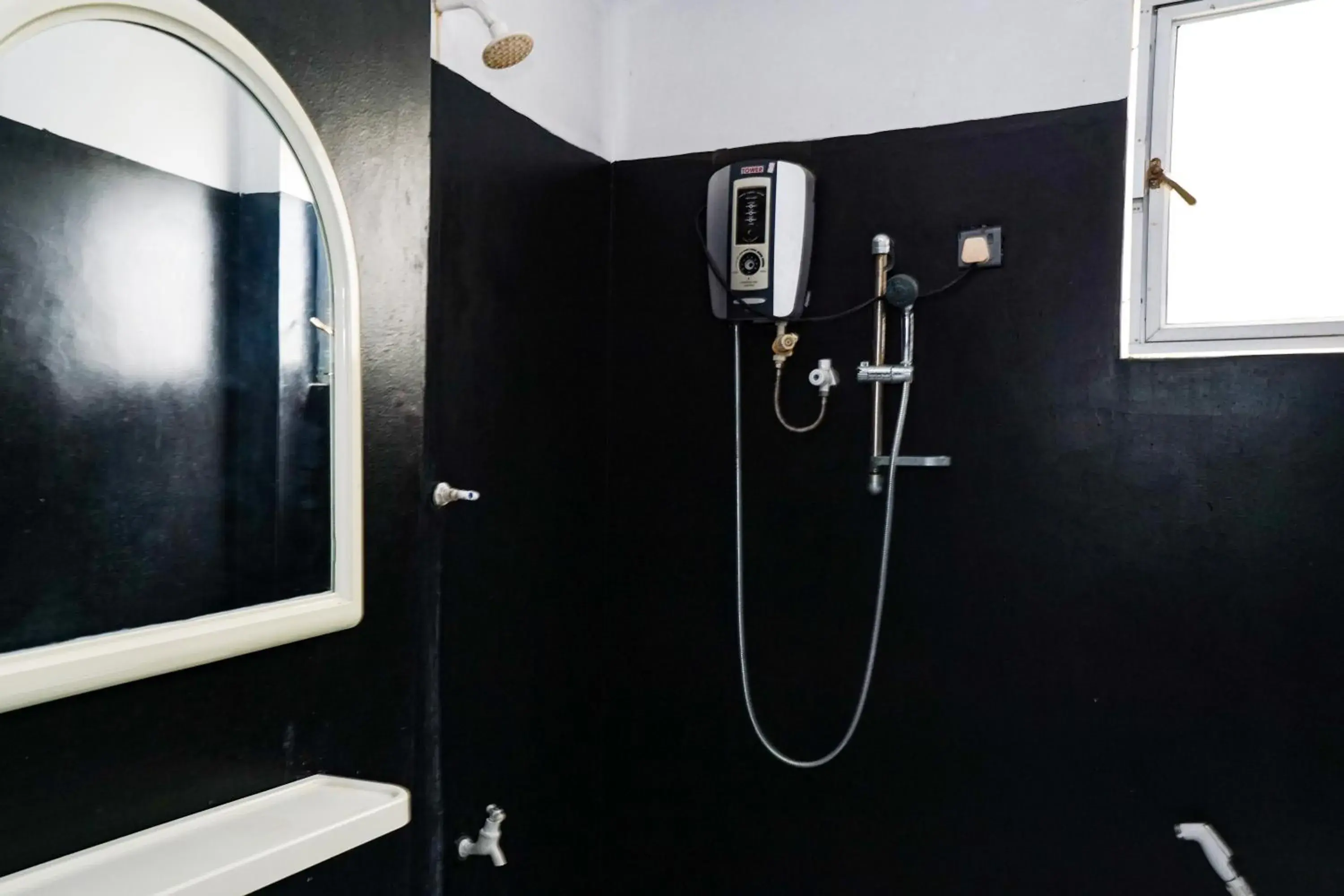 Deluxe Double or Twin Room - single occupancy in Dinuda Lagoon Hotel Deluxe Double or Twin Room - single occupancy in Dinuda Lagoon Hotel