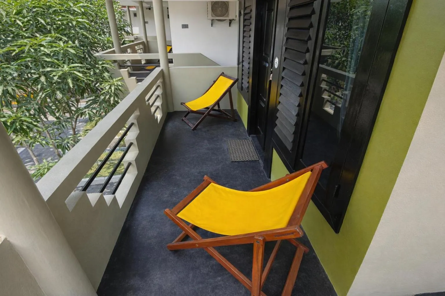 Balcony/Terrace in Dinuda Lagoon Hotel