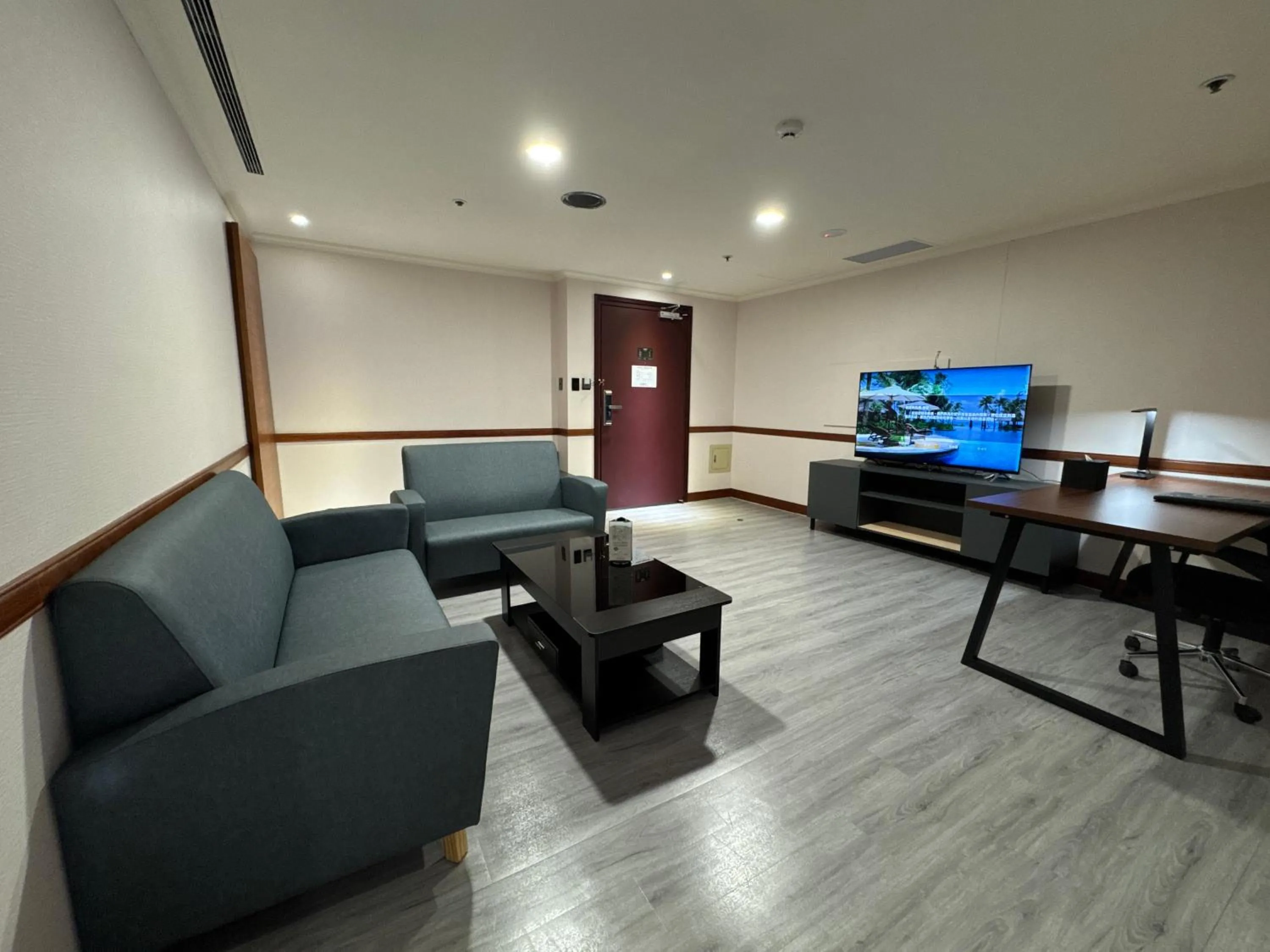 TV and multimedia in XinsheHotel - Chungli