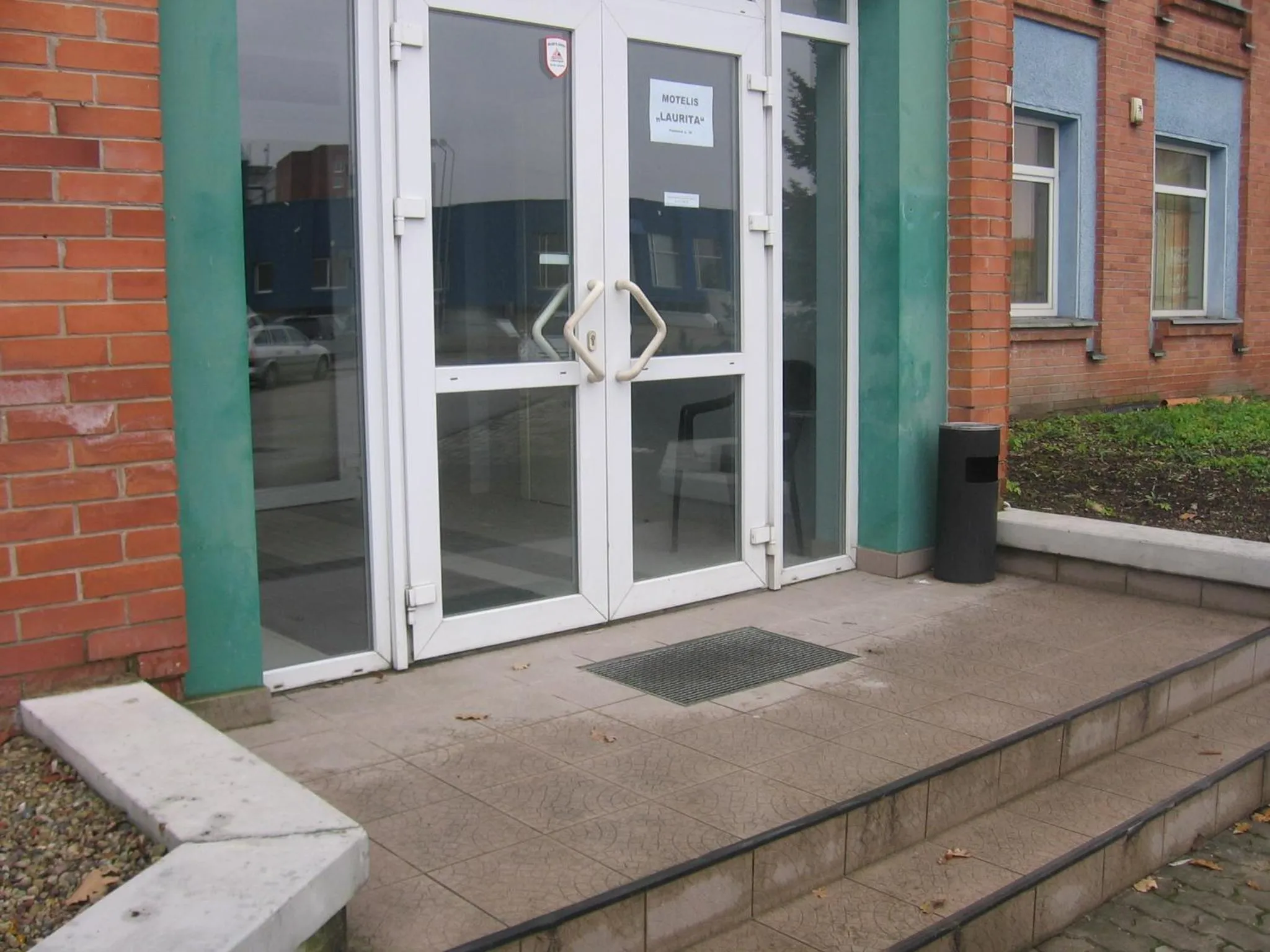 Facade/entrance in Hostelis Laurita