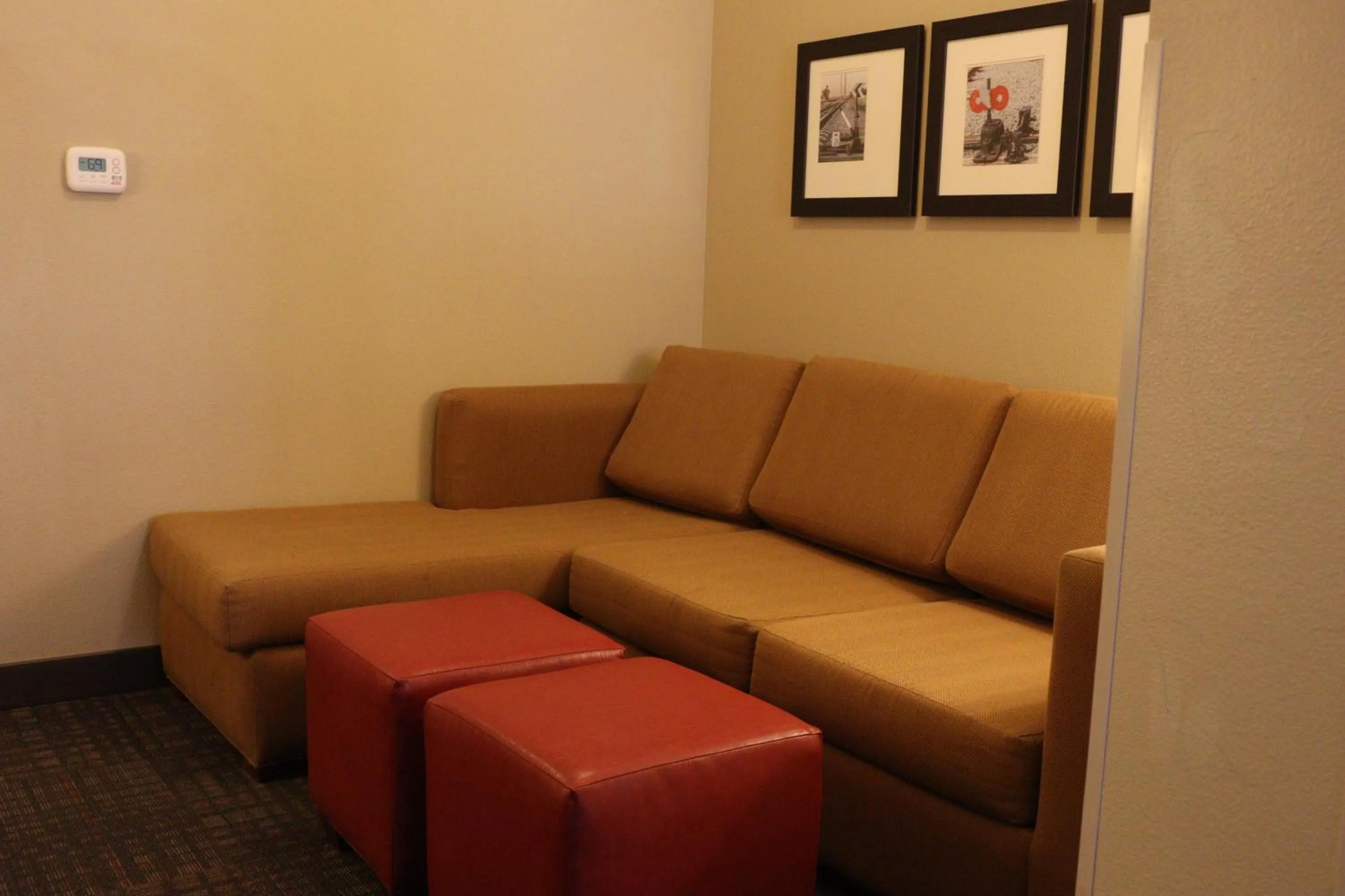 Living room in Comfort Suites Loveland