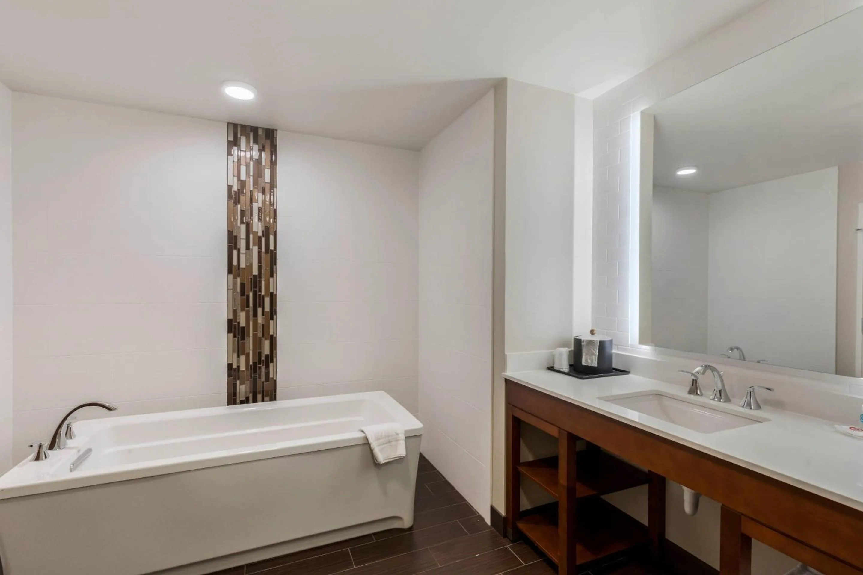 Bedroom in Comfort Suites Loveland