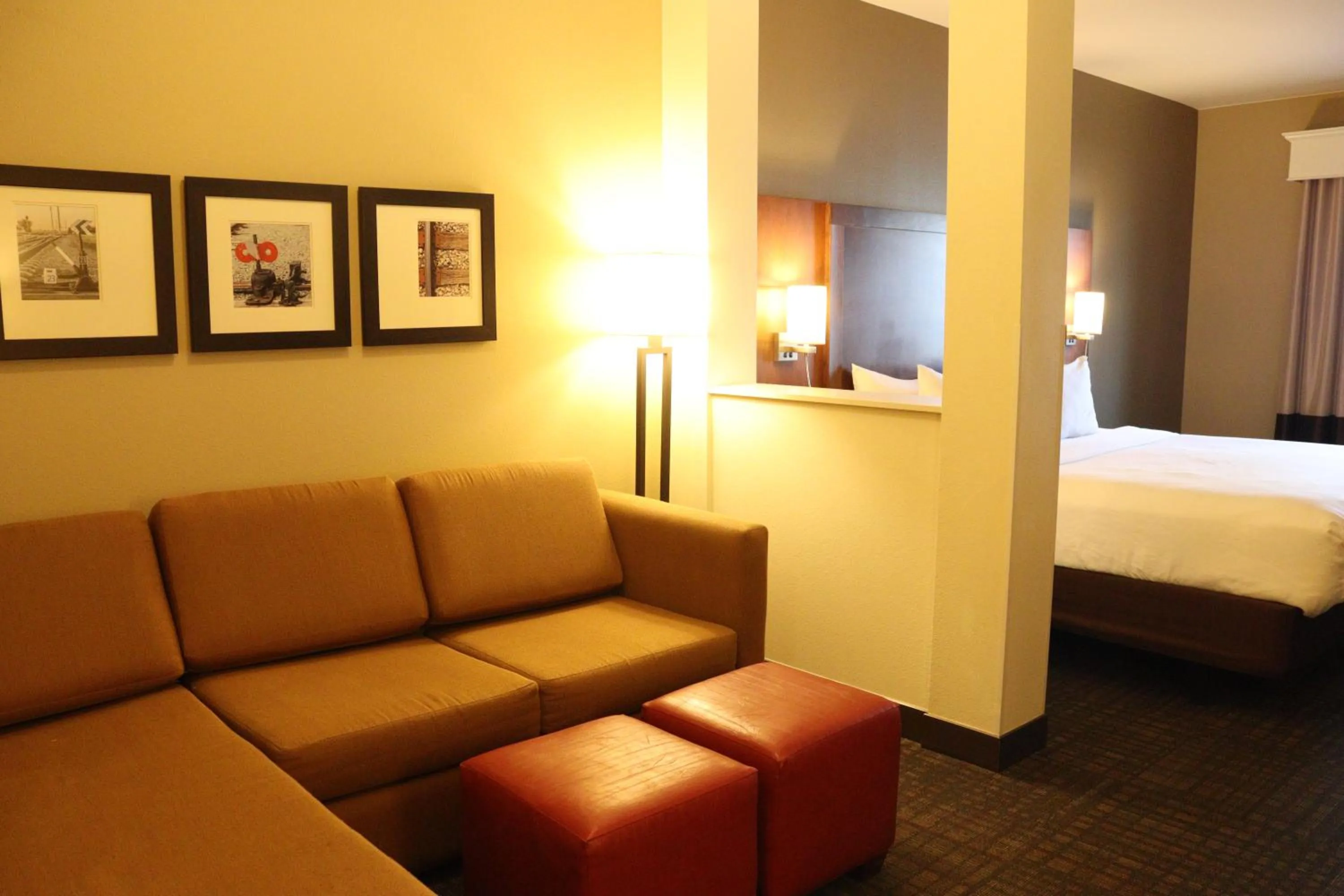 Bed in Comfort Suites Loveland