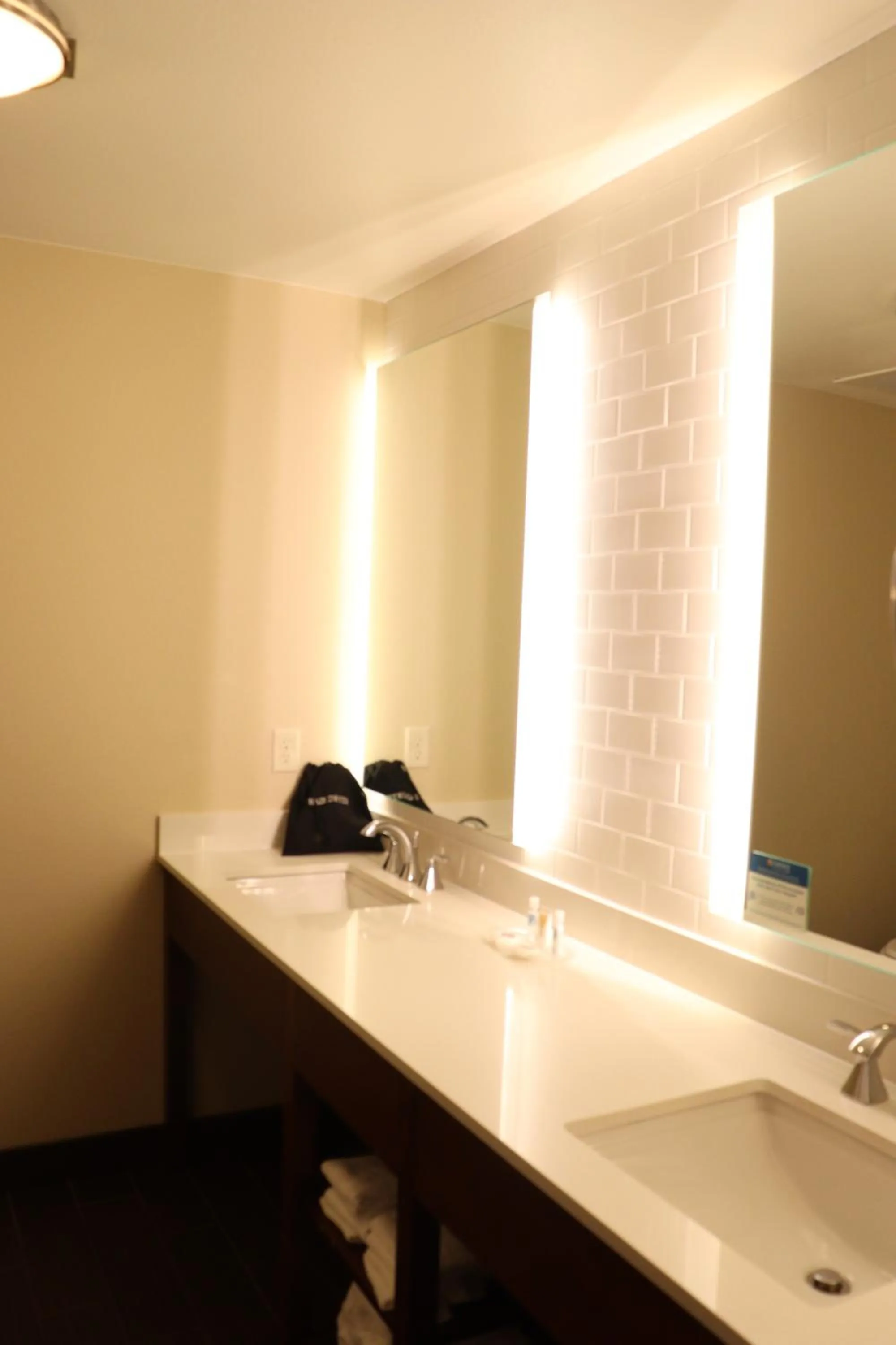 Bathroom in Comfort Suites Loveland